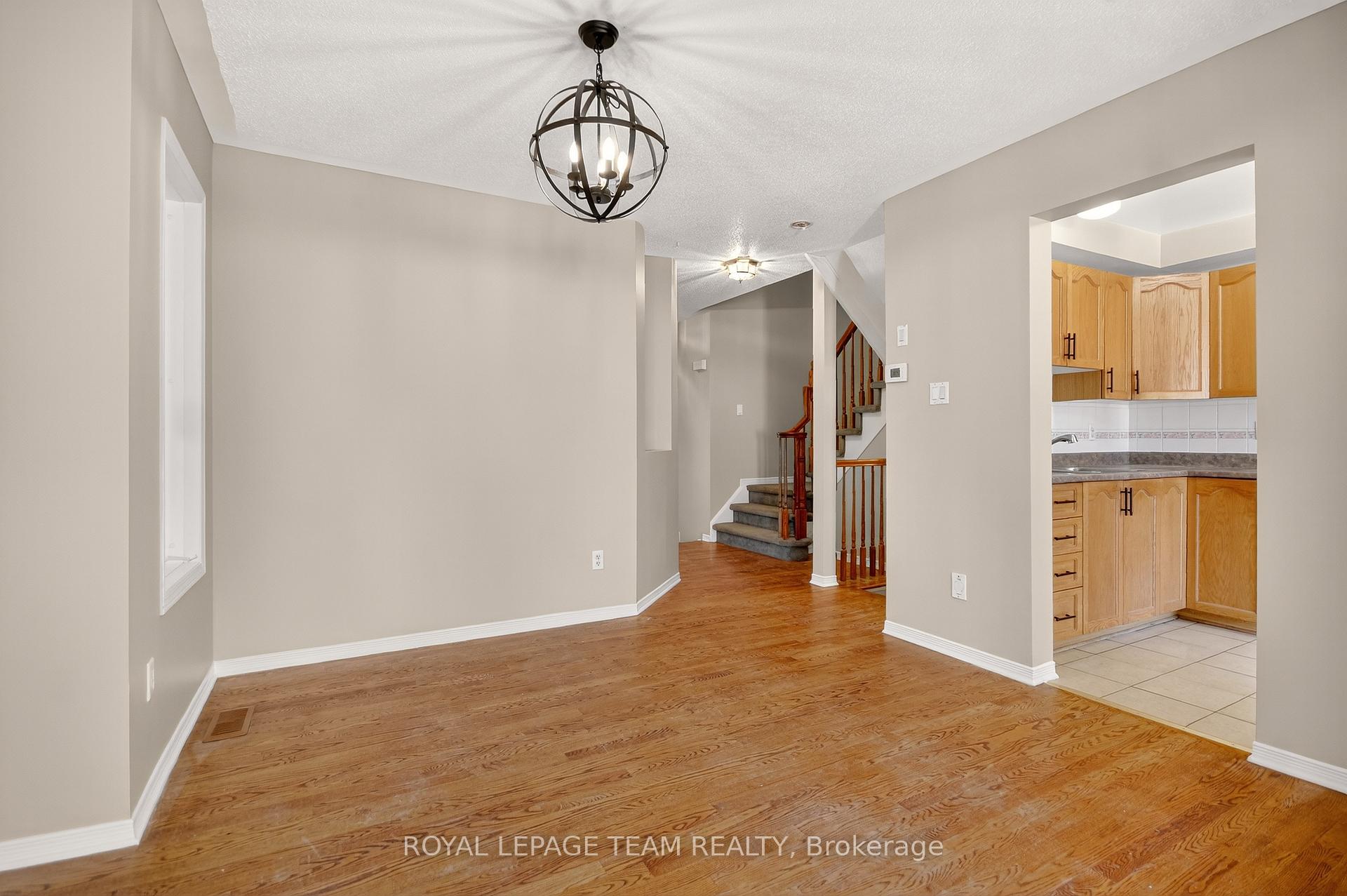 Photo 10 of 24 Hemlo Crescent, Ottawa, Kanata - Kanata Lakes/Heritage Hills — HOMEH
