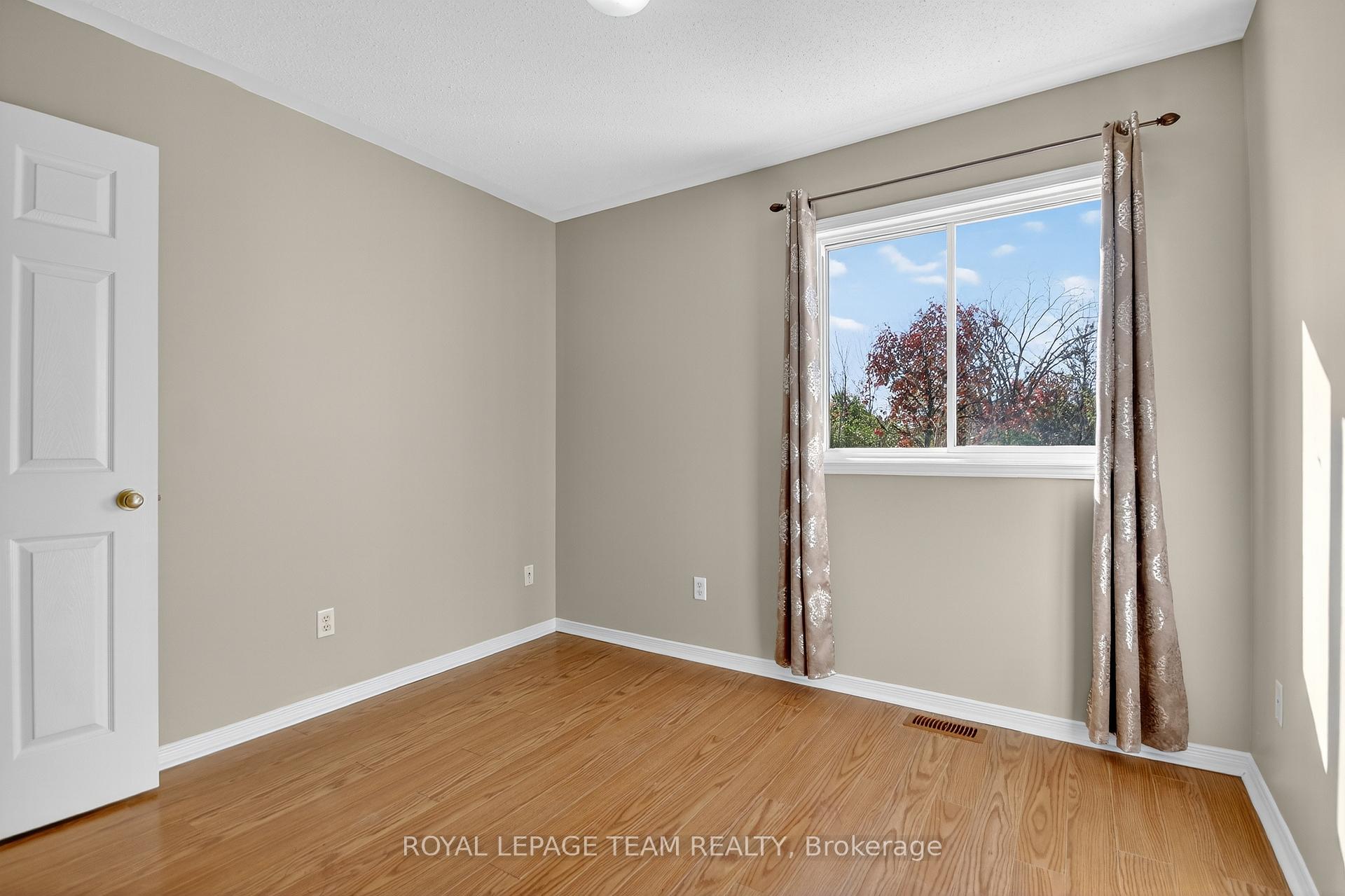 Photo 33 of 24 Hemlo Crescent, Ottawa, Kanata - Kanata Lakes/Heritage Hills — HOMEH