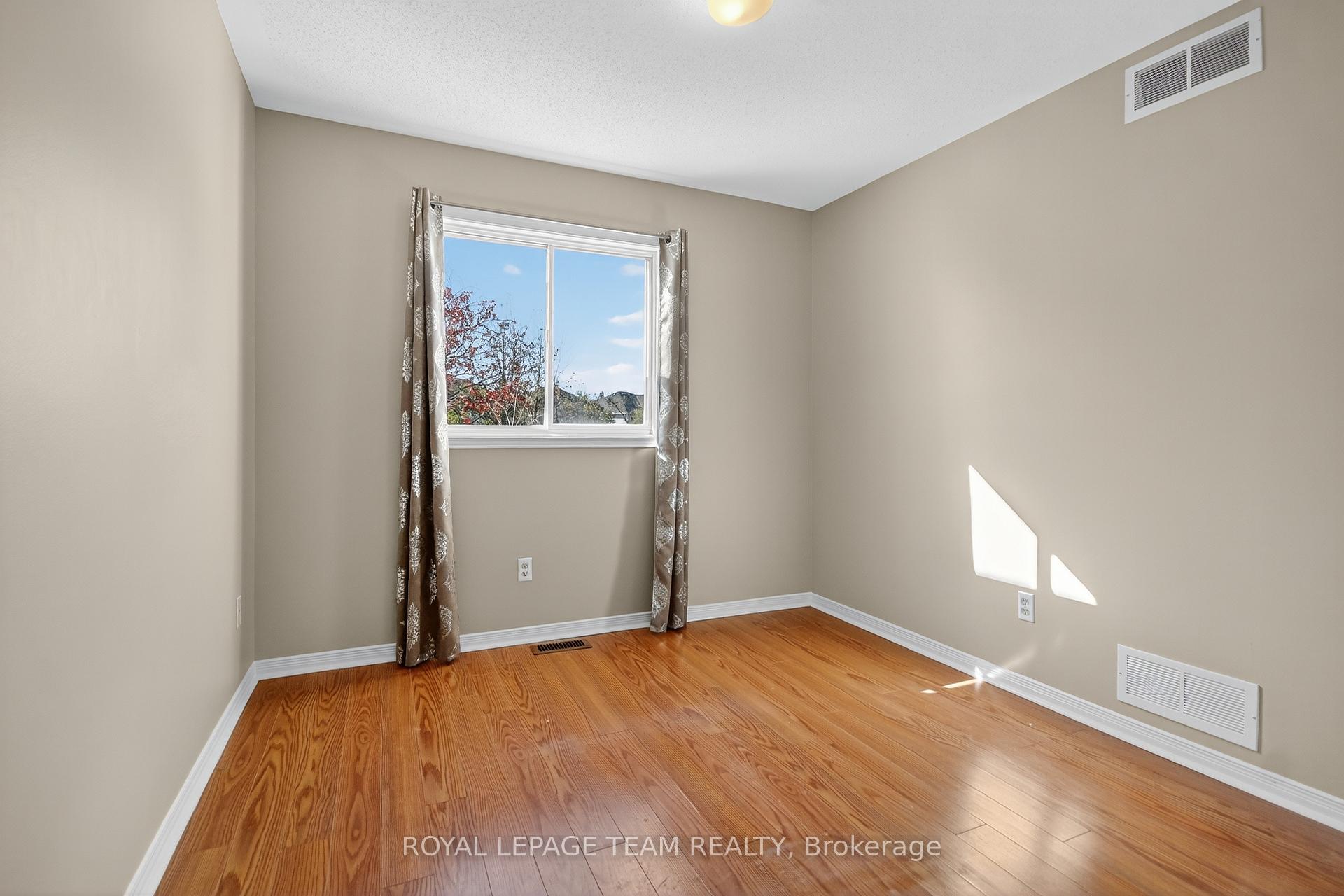 Photo 36 of 24 Hemlo Crescent, Ottawa, Kanata - Kanata Lakes/Heritage Hills — HOMEH