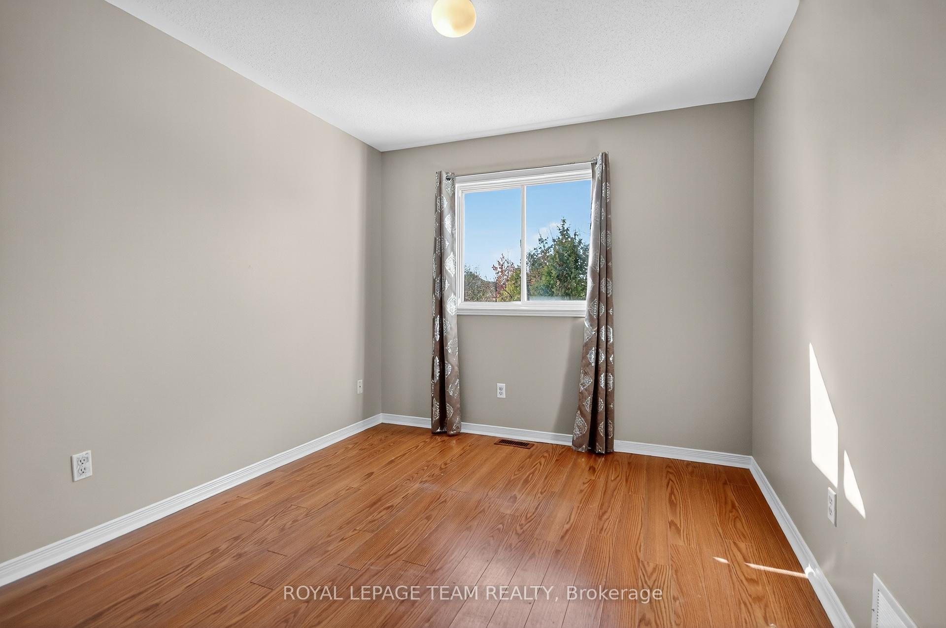 Photo 37 of 24 Hemlo Crescent, Ottawa, Kanata - Kanata Lakes/Heritage Hills — HOMEH