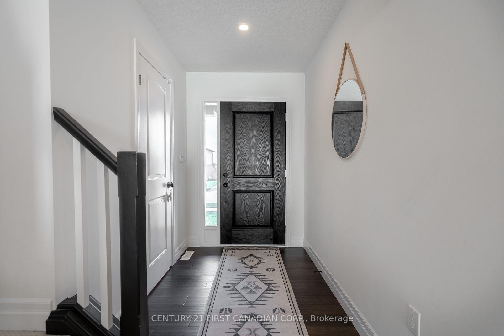 Photo 5 of 125 Gilmour Drive, Lucan Biddulph, Lucan — HOMEH
