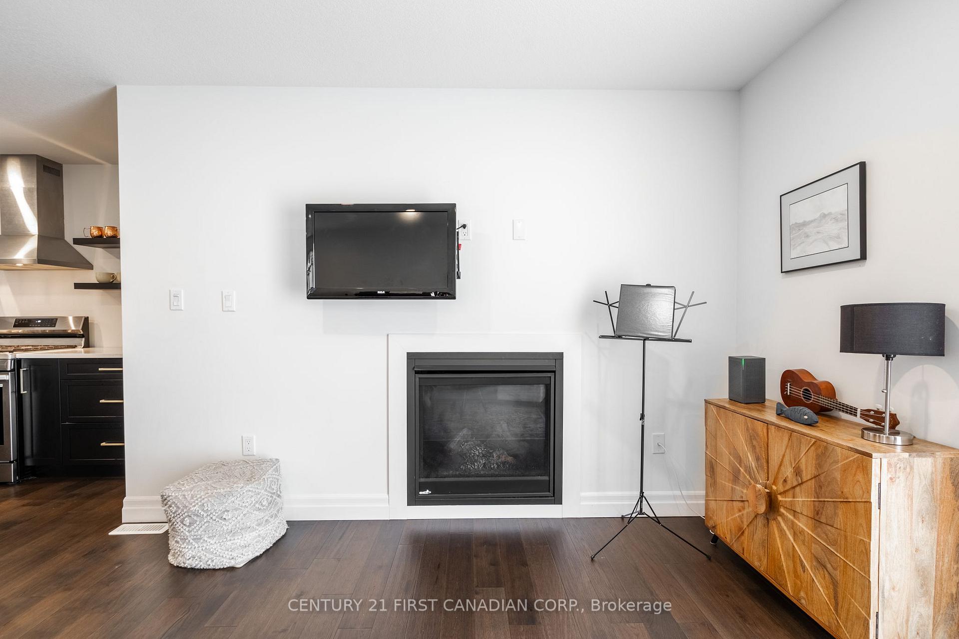 Photo 14 of 125 Gilmour Drive, Lucan Biddulph, Lucan — HOMEH