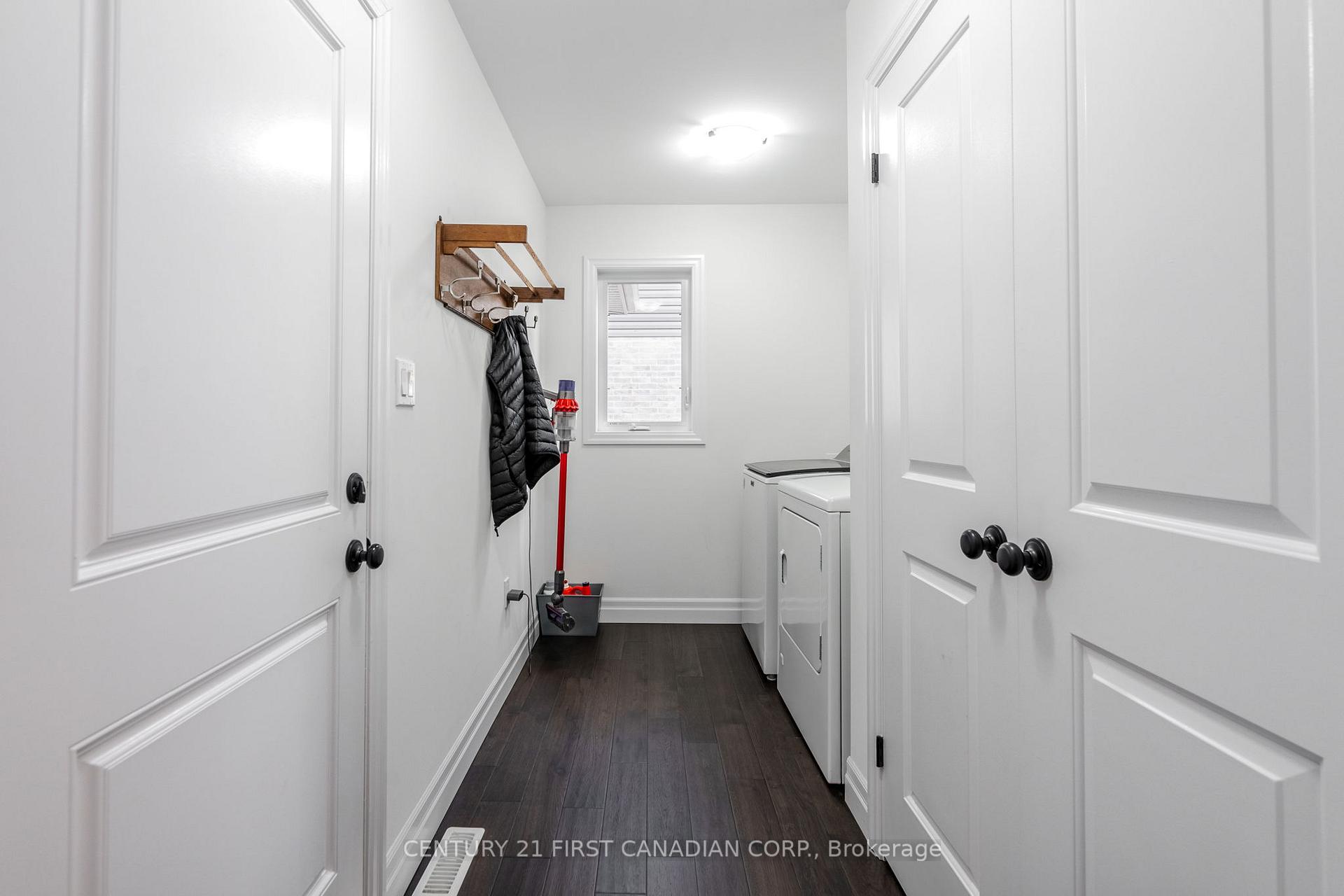 Photo 15 of 125 Gilmour Drive, Lucan Biddulph, Lucan — HOMEH
