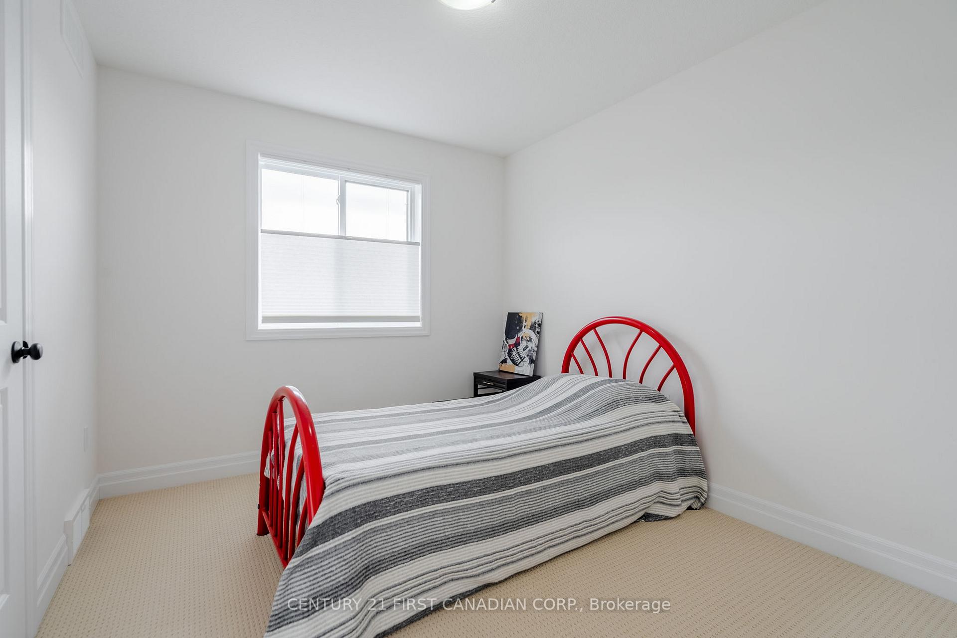 Photo 20 of 125 Gilmour Drive, Lucan Biddulph, Lucan — HOMEH