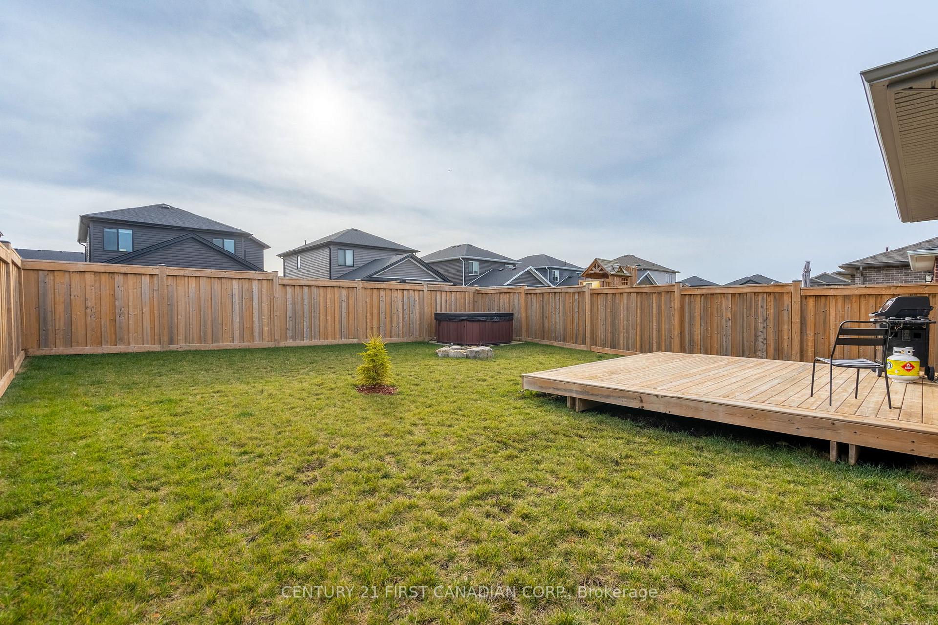 Photo 32 of 125 Gilmour Drive, Lucan Biddulph, Lucan — HOMEH