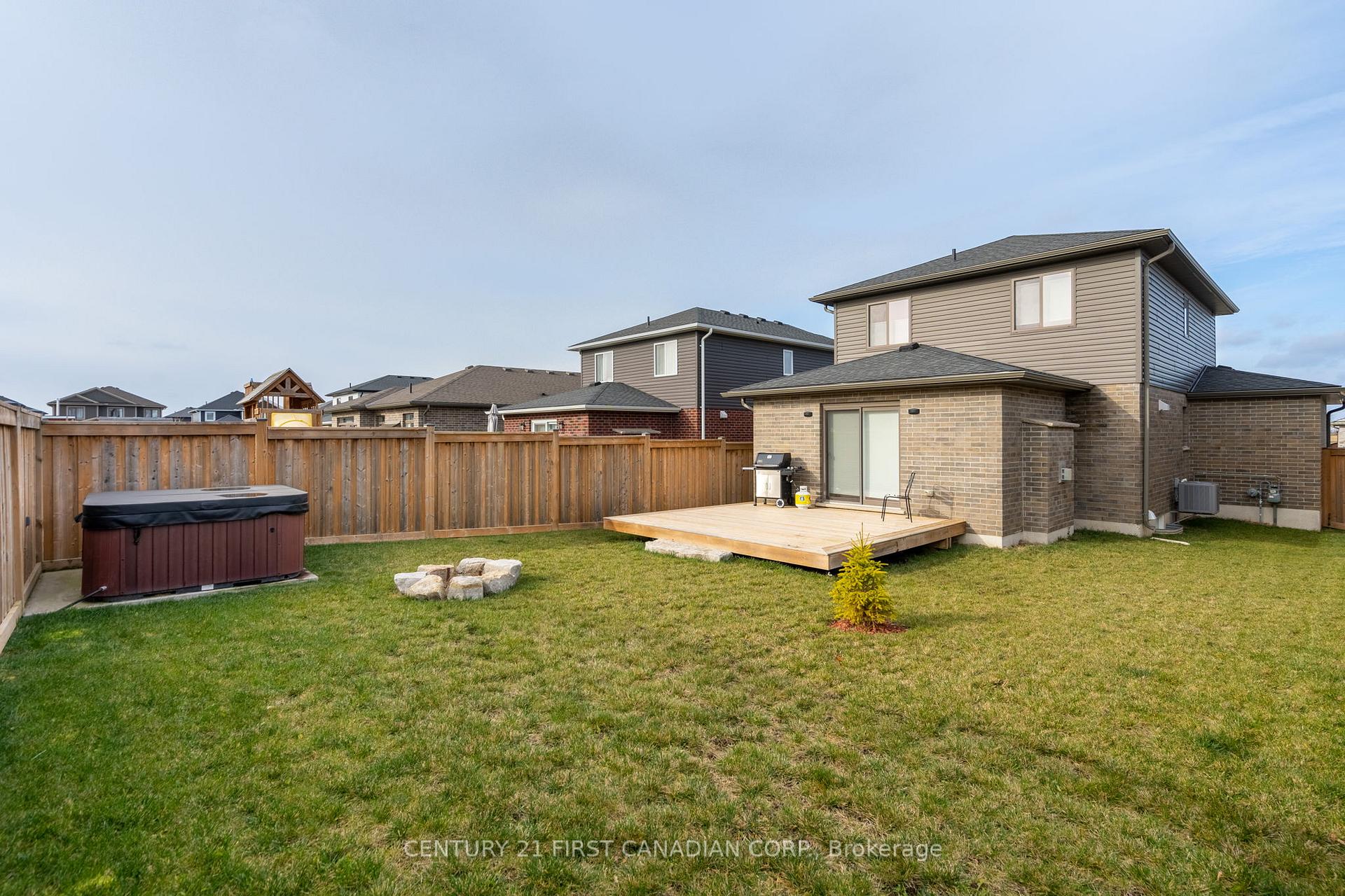 Photo 33 of 125 Gilmour Drive, Lucan Biddulph, Lucan — HOMEH