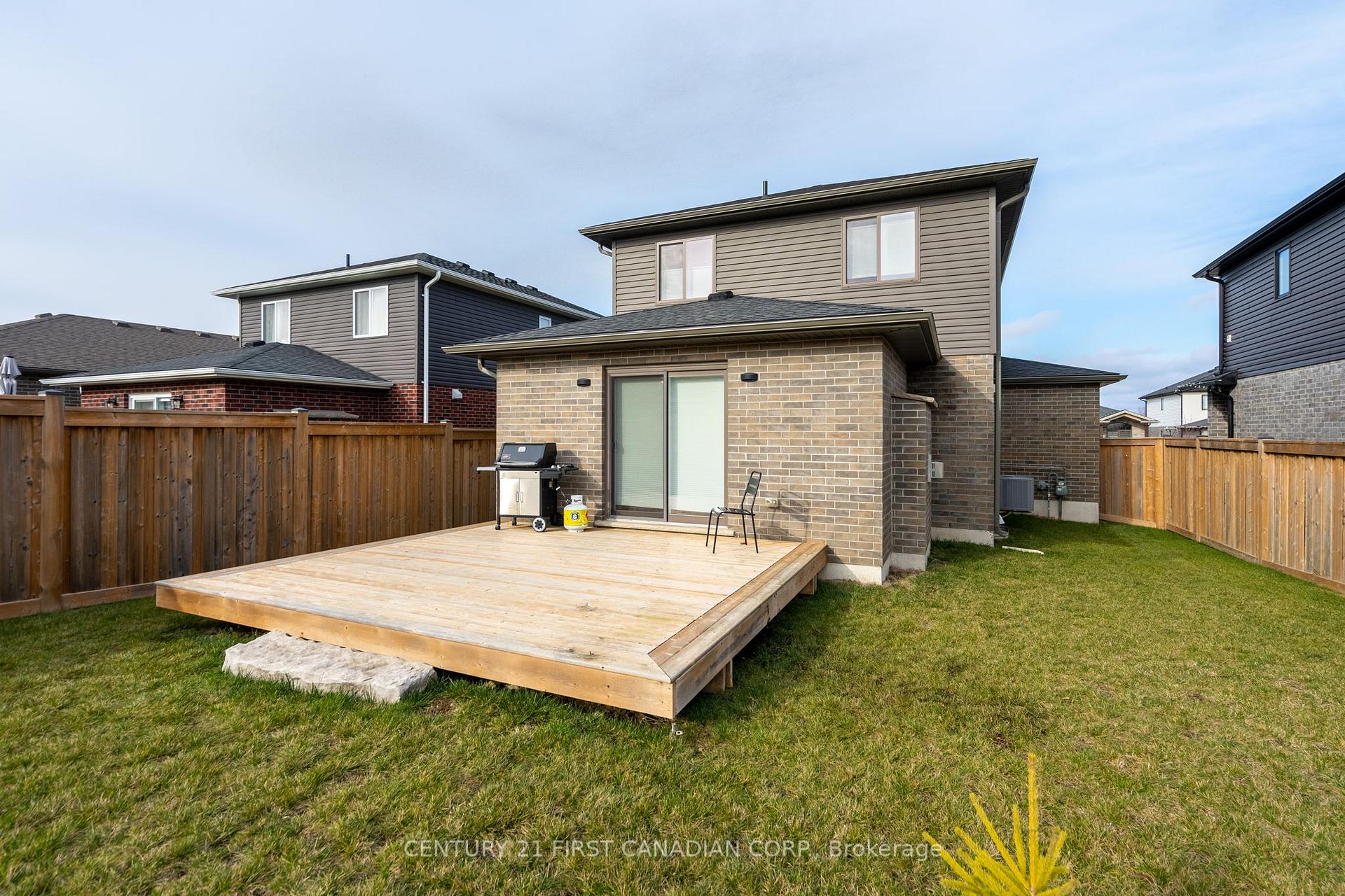 Photo 35 of 125 Gilmour Drive, Lucan Biddulph, Lucan — HOMEH