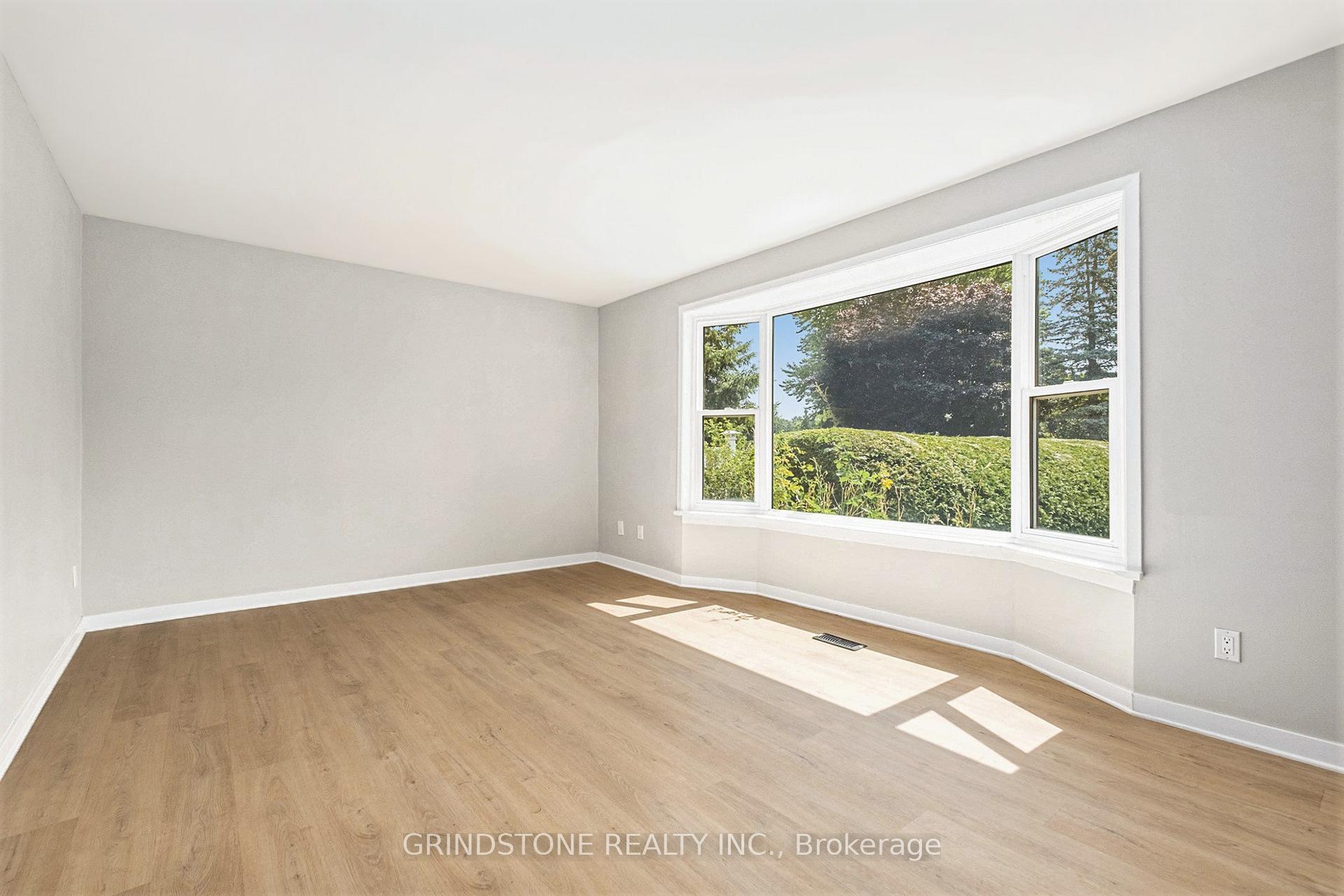 Photo 4 of 3 Winchester Drive, Ottawa, Kanata - Glencairn/Hazeldean — HOMEH