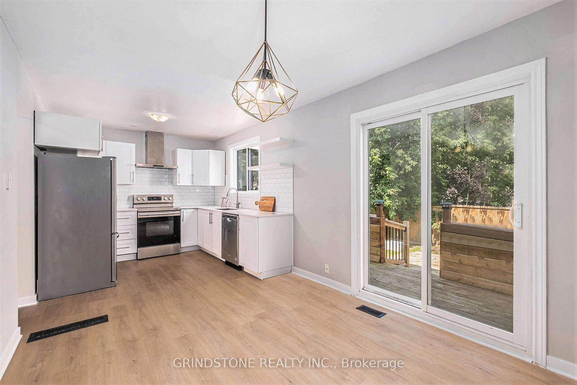Photo 10 of 3 Winchester Drive, Ottawa, Kanata - Glencairn/Hazeldean — HOMEH