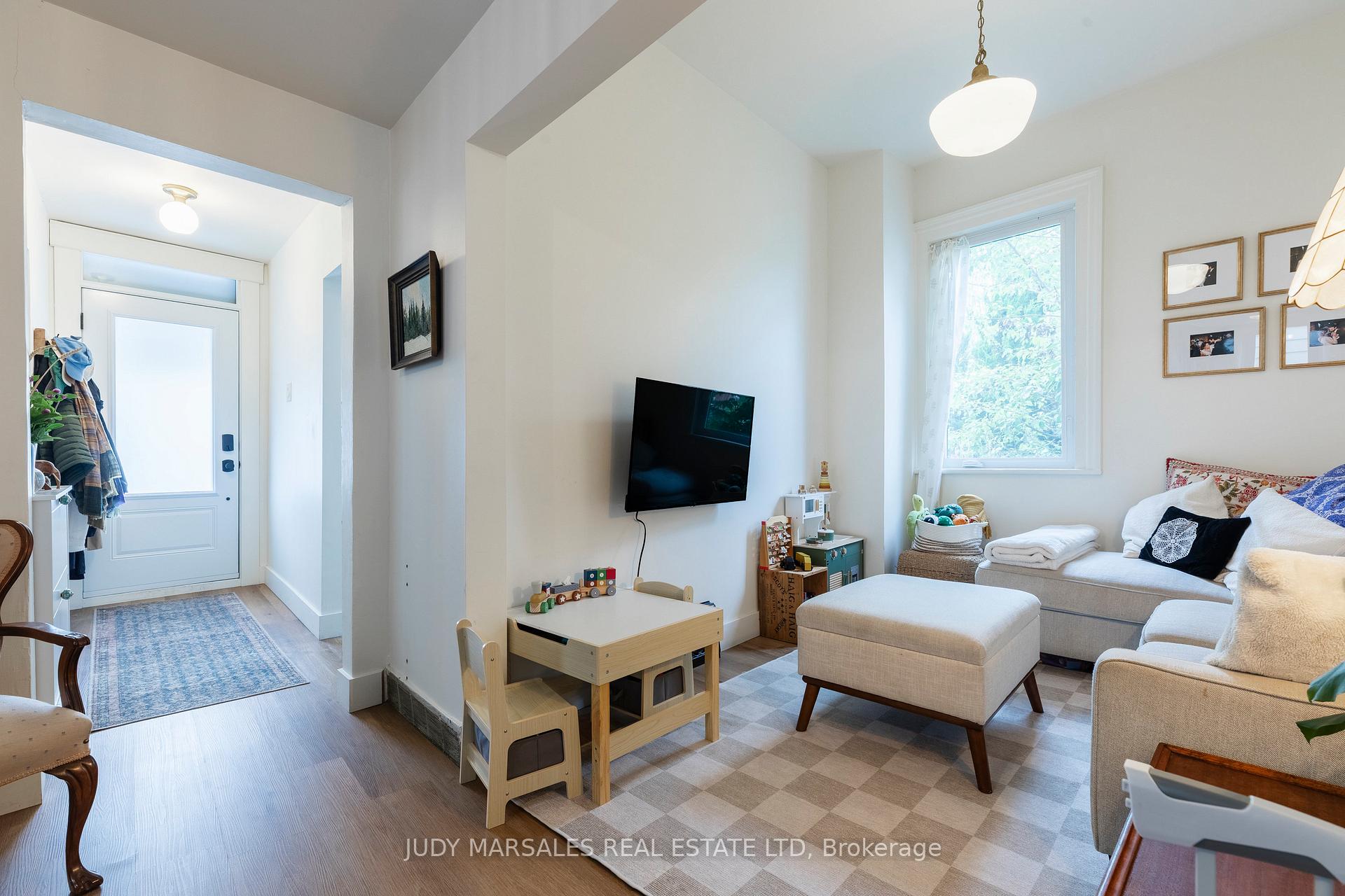 Photo 10 of 390 Bay Street N, Hamilton, North End — HOMEH