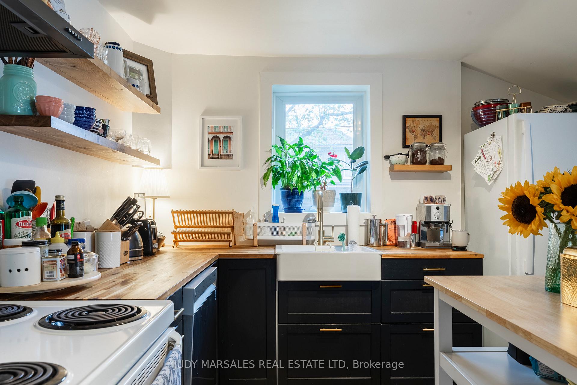 Photo 18 of 390 Bay Street N, Hamilton, North End — HOMEH
