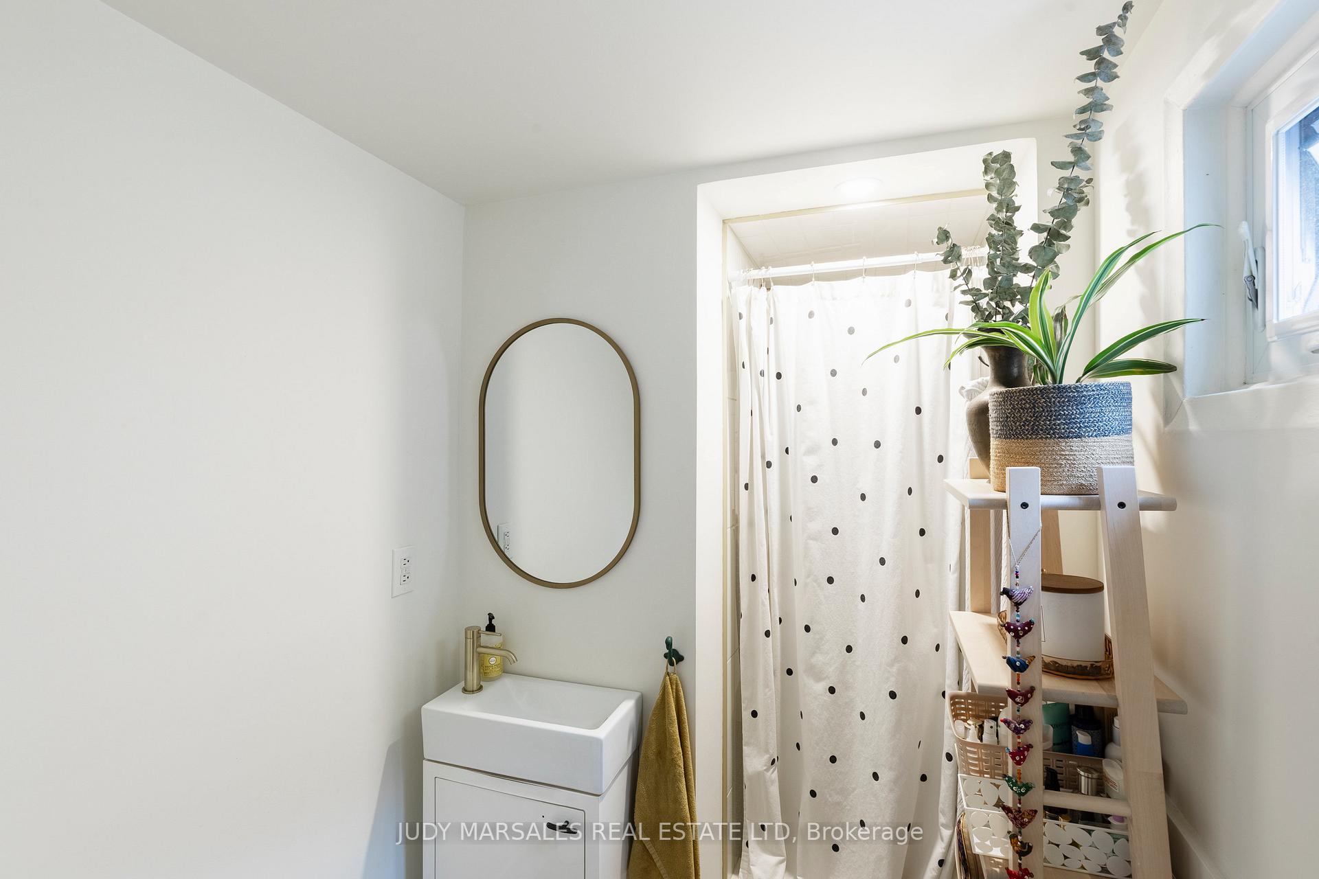 Photo 31 of 390 Bay Street N, Hamilton, North End — HOMEH