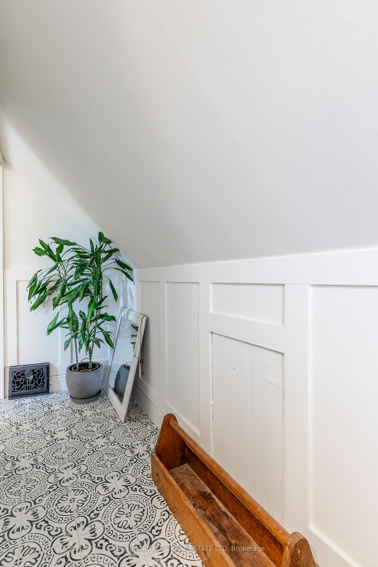 Photo 42 of 390 Bay Street N, Hamilton, North End — HOMEH
