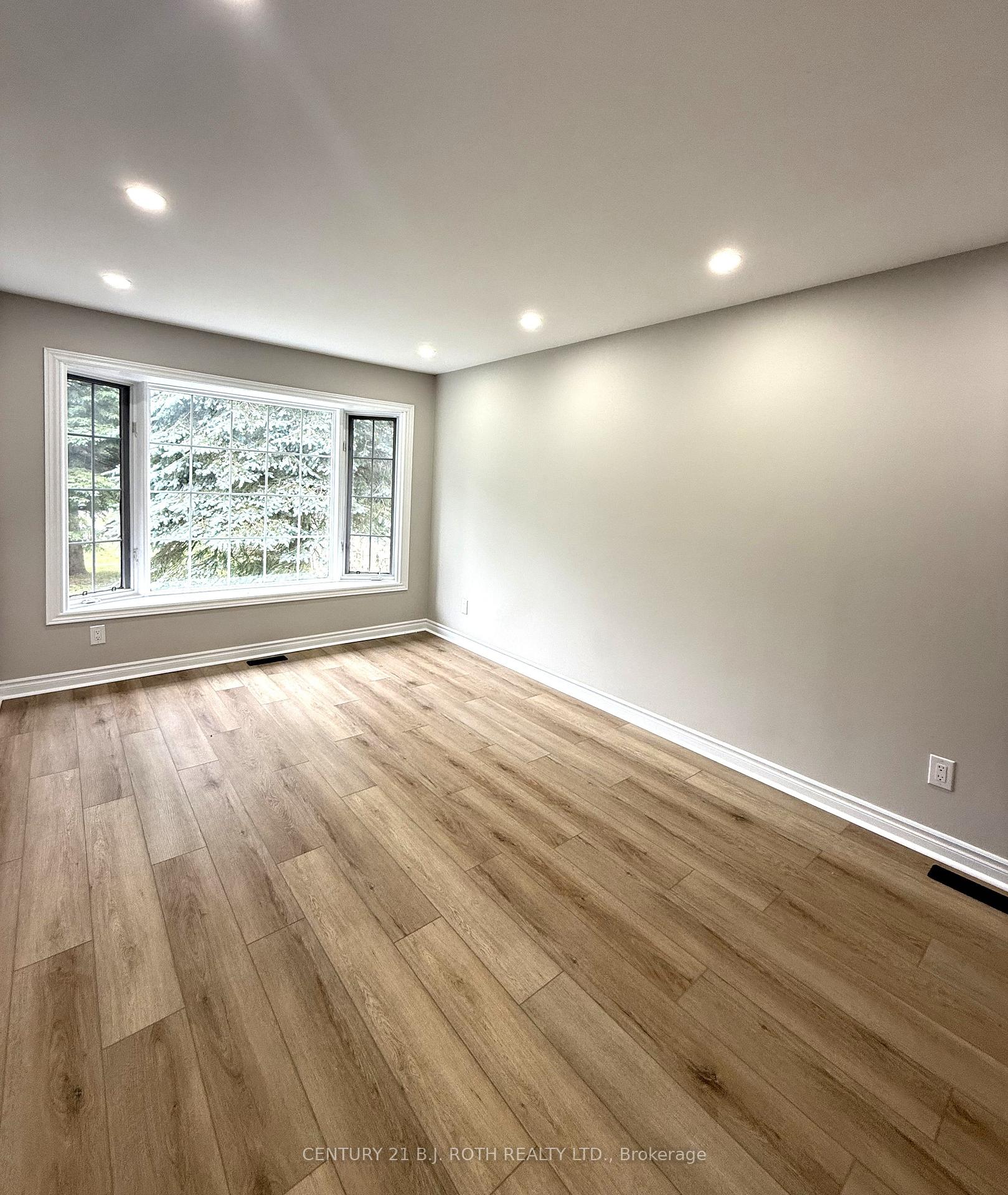 Photo 5 of 2155 Raynor Court, Innisfil, Alcona — HOMEH