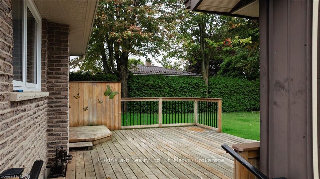 Photo 6 of 110 Kent Avenue, Lucan Biddulph, Lucan — HOMEH