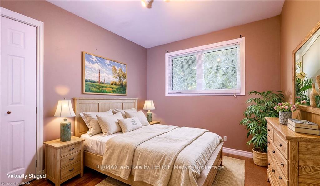Photo 16 of 110 Kent Avenue, Lucan Biddulph, Lucan — HOMEH