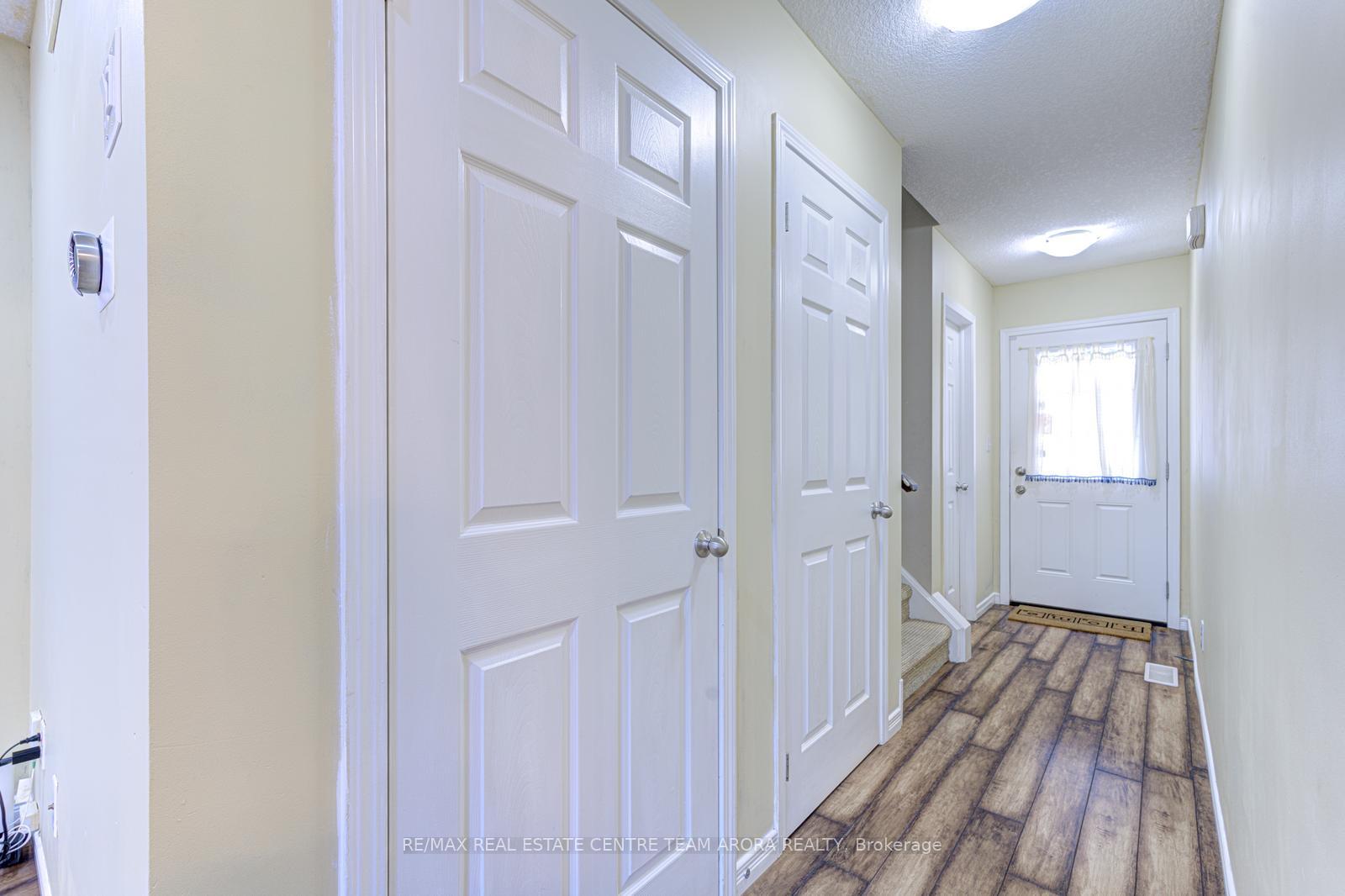 Photo 4 of 164 Windale Crescent, Kitchener, Laurentian Hills — HOMEH