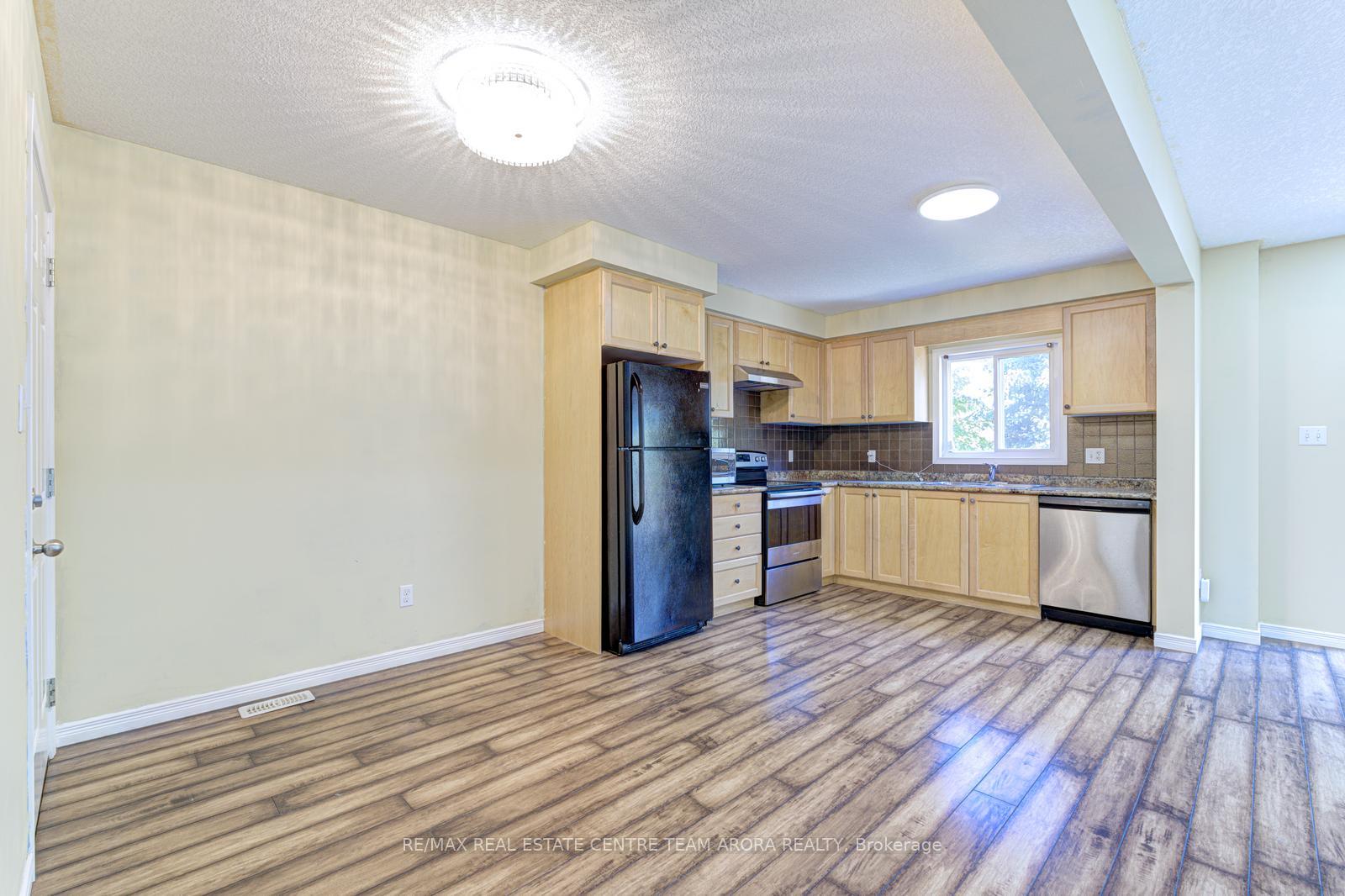 Photo 11 of 164 Windale Crescent, Kitchener, Laurentian Hills — HOMEH