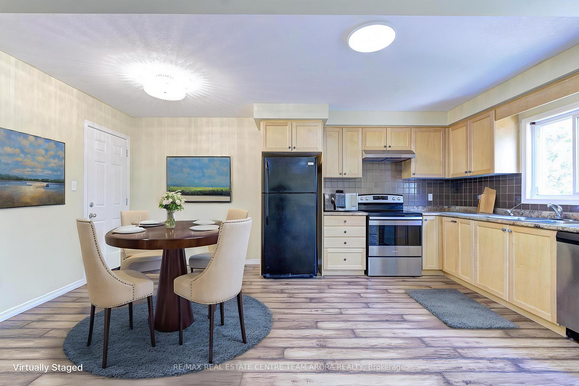 Photo 12 of 164 Windale Crescent, Kitchener, Laurentian Hills — HOMEH