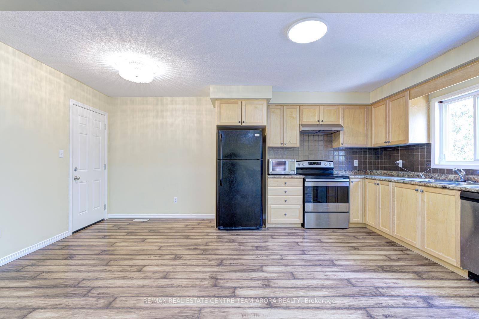 Photo 13 of 164 Windale Crescent, Kitchener, Laurentian Hills — HOMEH