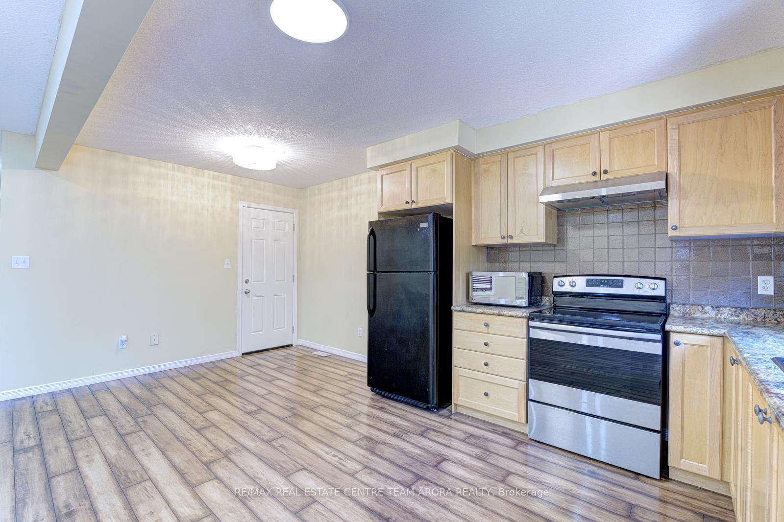 Photo 14 of 164 Windale Crescent, Kitchener, Laurentian Hills — HOMEH