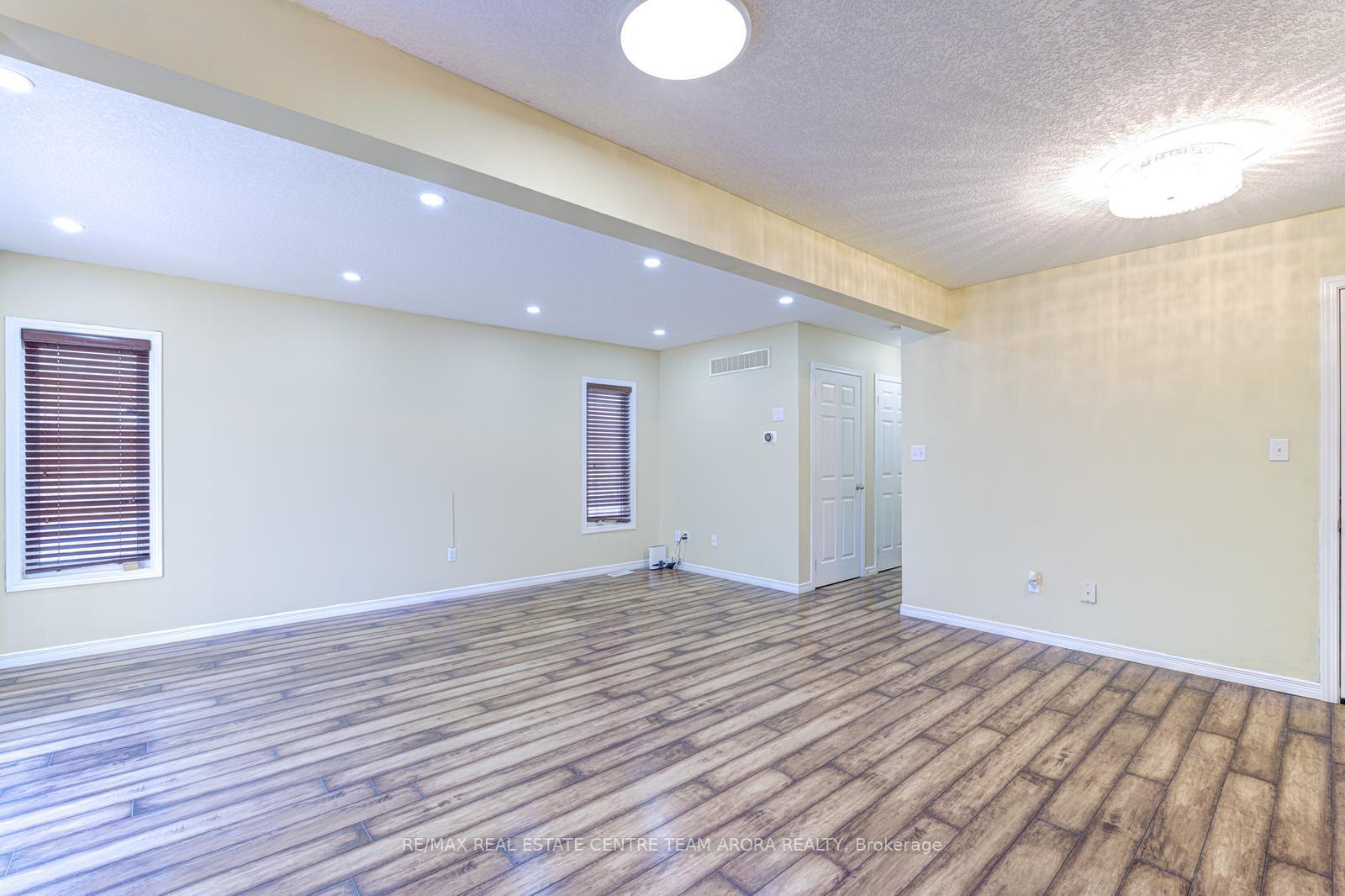 Photo 15 of 164 Windale Crescent, Kitchener, Laurentian Hills — HOMEH