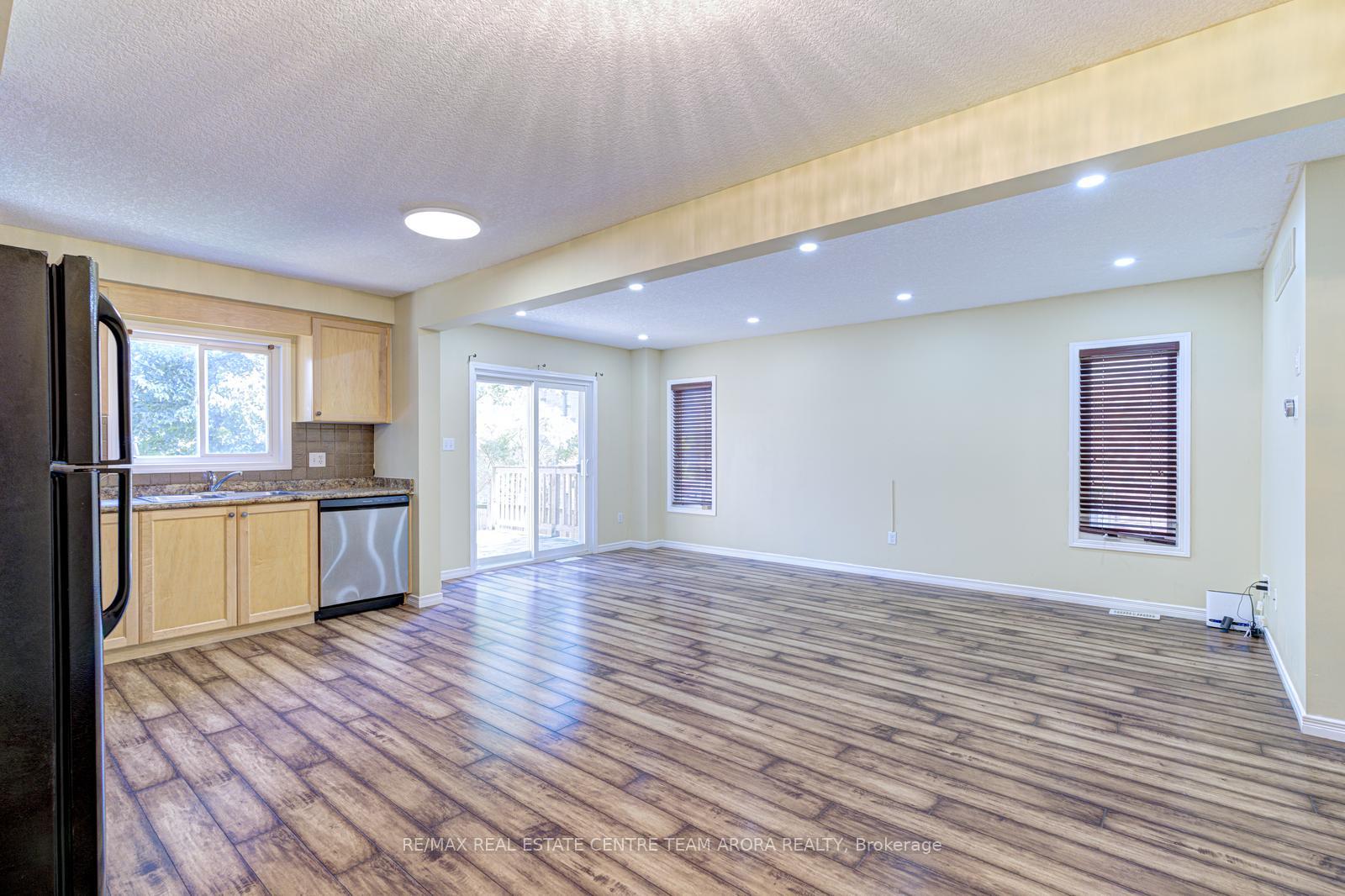 Photo 17 of 164 Windale Crescent, Kitchener, Laurentian Hills — HOMEH