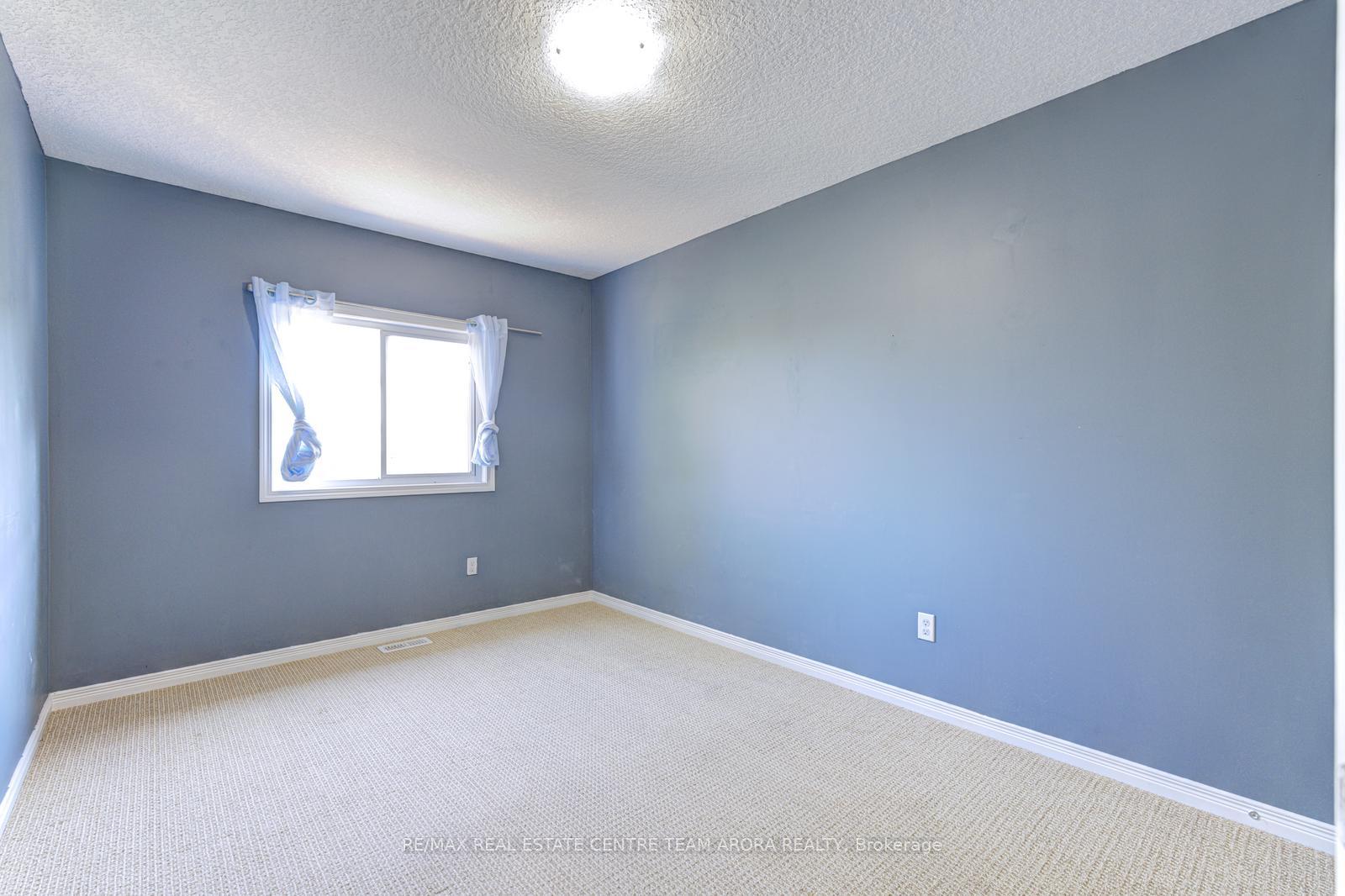 Photo 20 of 164 Windale Crescent, Kitchener, Laurentian Hills — HOMEH