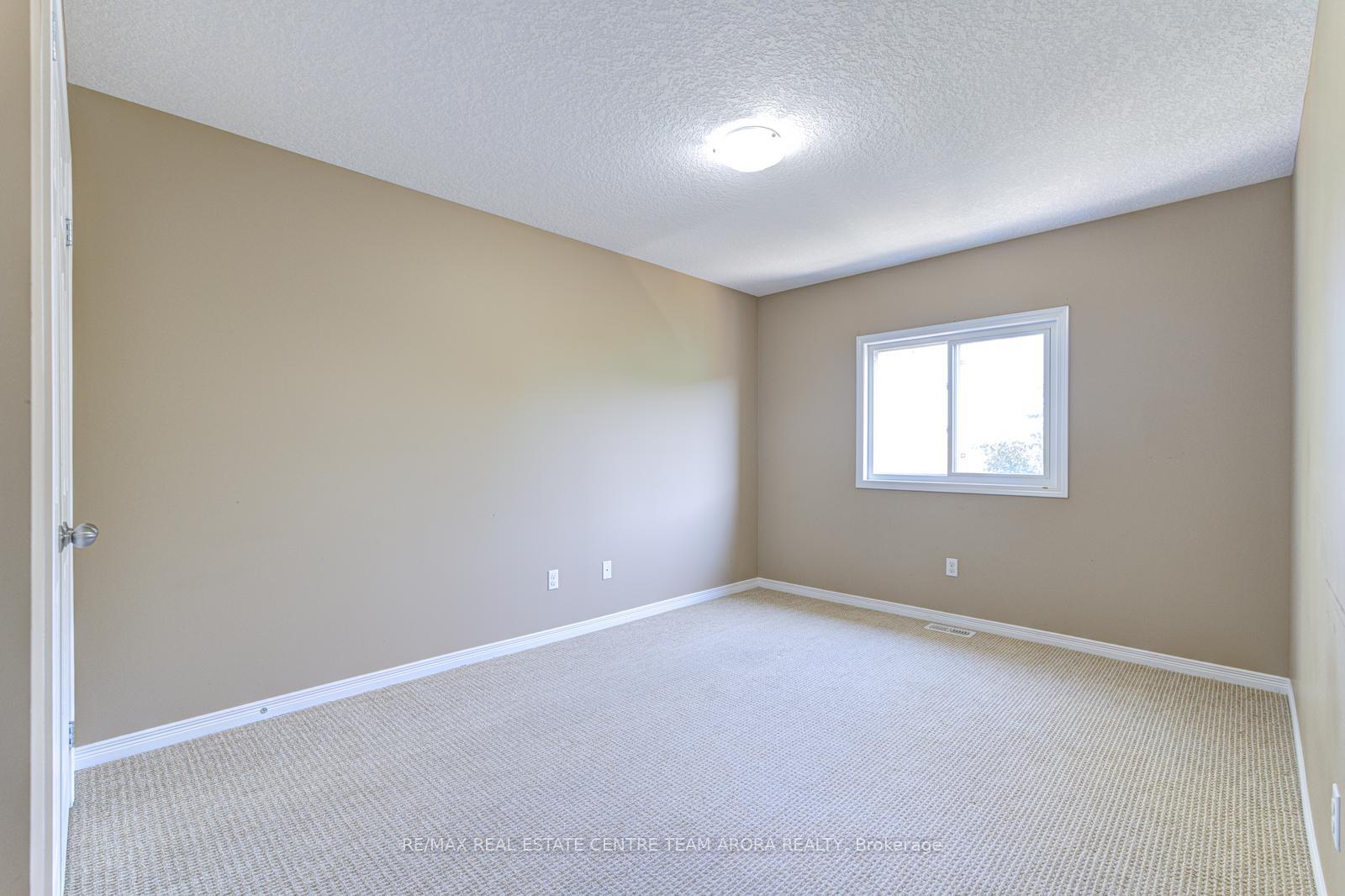 Photo 23 of 164 Windale Crescent, Kitchener, Laurentian Hills — HOMEH