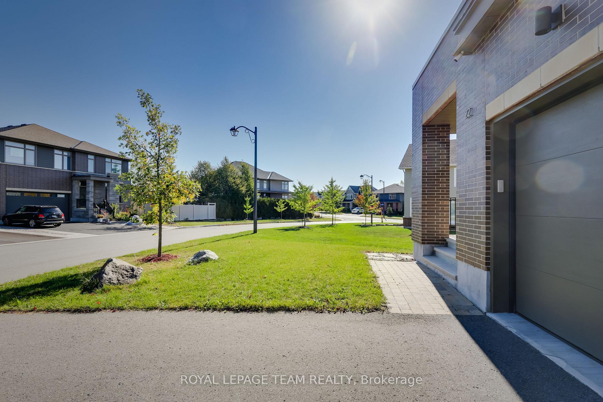Photo 4 of 22 Greensand Place, Ottawa, Kanata - Kanata Lakes/Heritage Hills — HOMEH