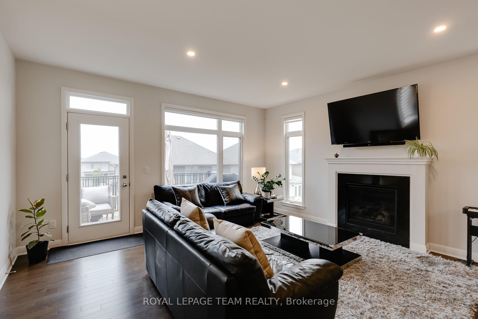 Photo 12 of 22 Greensand Place, Ottawa, Kanata - Kanata Lakes/Heritage Hills — HOMEH