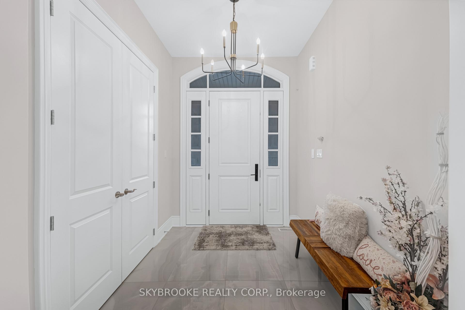 Photo 4 of 89 Broad Way, King, Nobleton — HOMEH