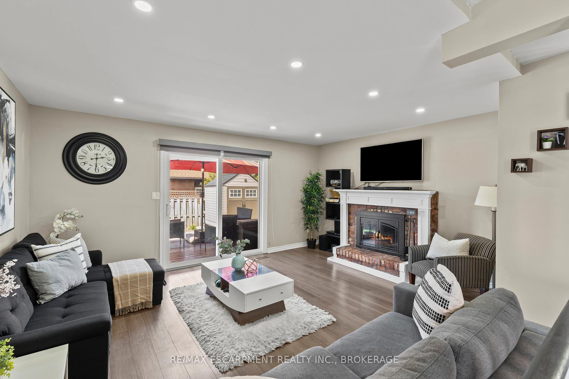 Photo 14 of 64 Athenia Drive, Hamilton, Stoney Creek Mountain — HOMEH