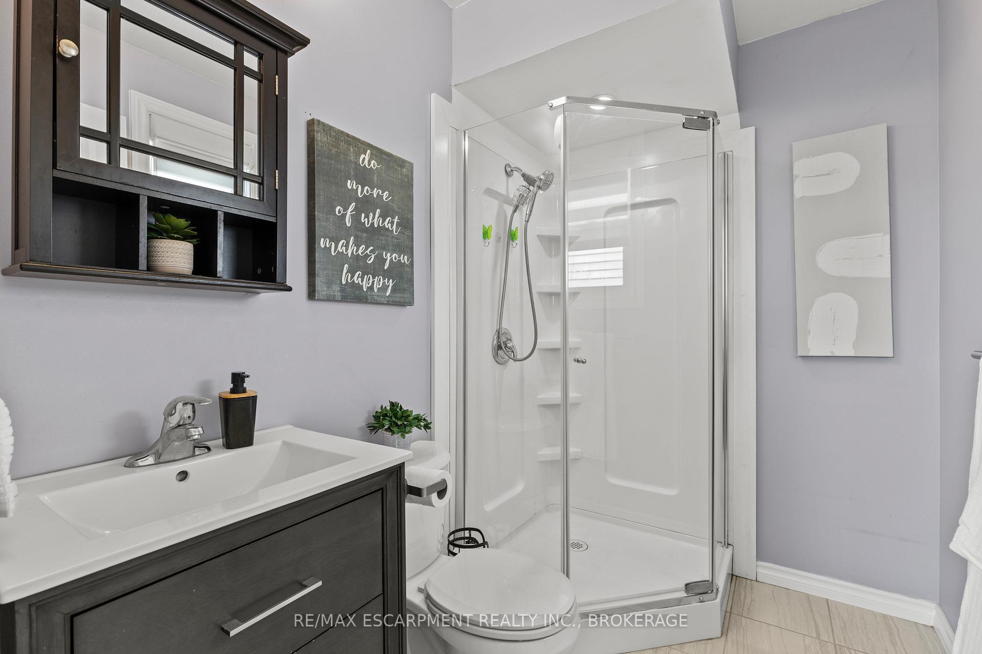 Photo 18 of 64 Athenia Drive, Hamilton, Stoney Creek Mountain — HOMEH
