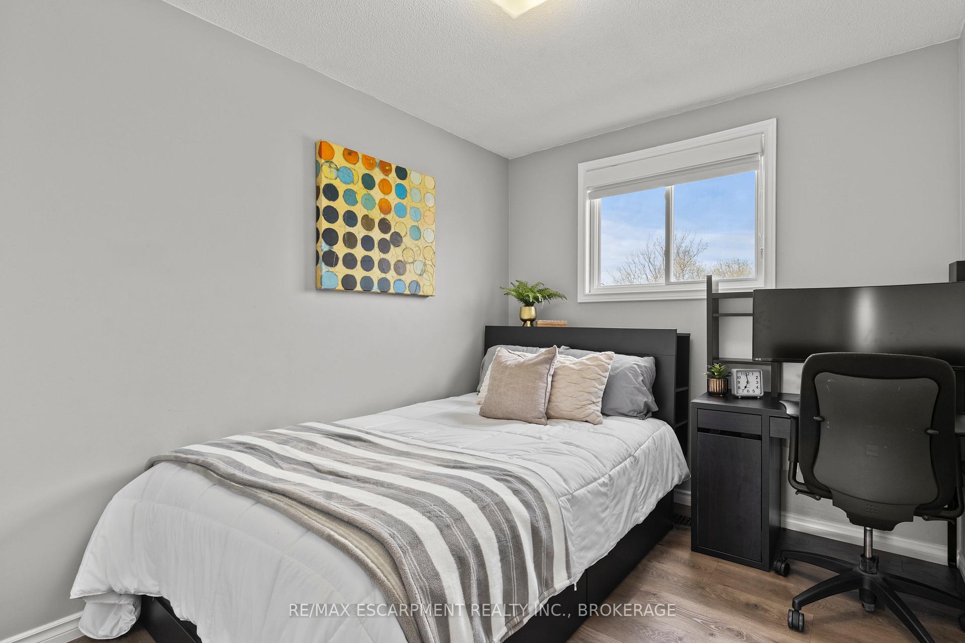 Photo 19 of 64 Athenia Drive, Hamilton, Stoney Creek Mountain — HOMEH