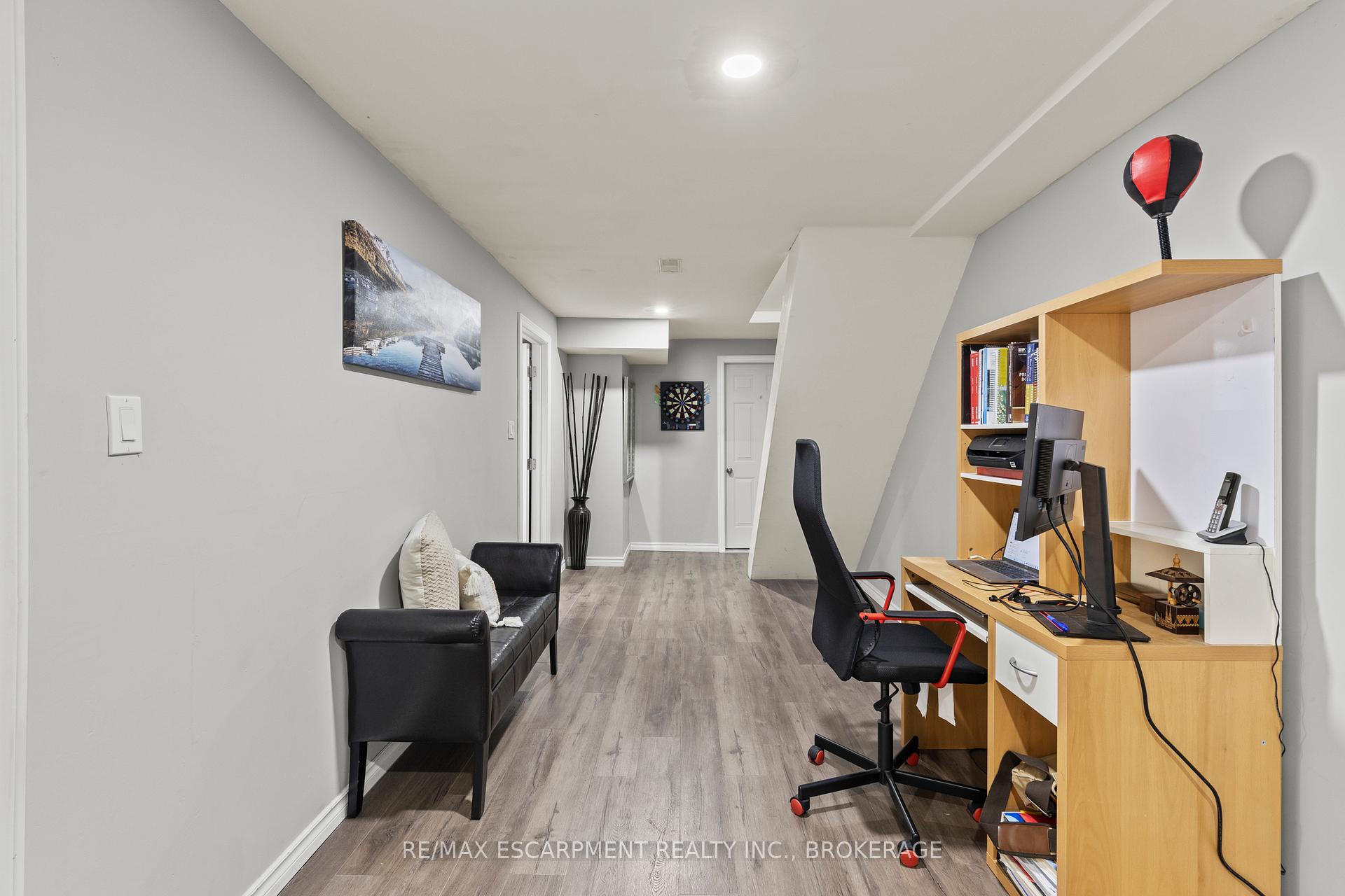 Photo 22 of 64 Athenia Drive, Hamilton, Stoney Creek Mountain — HOMEH