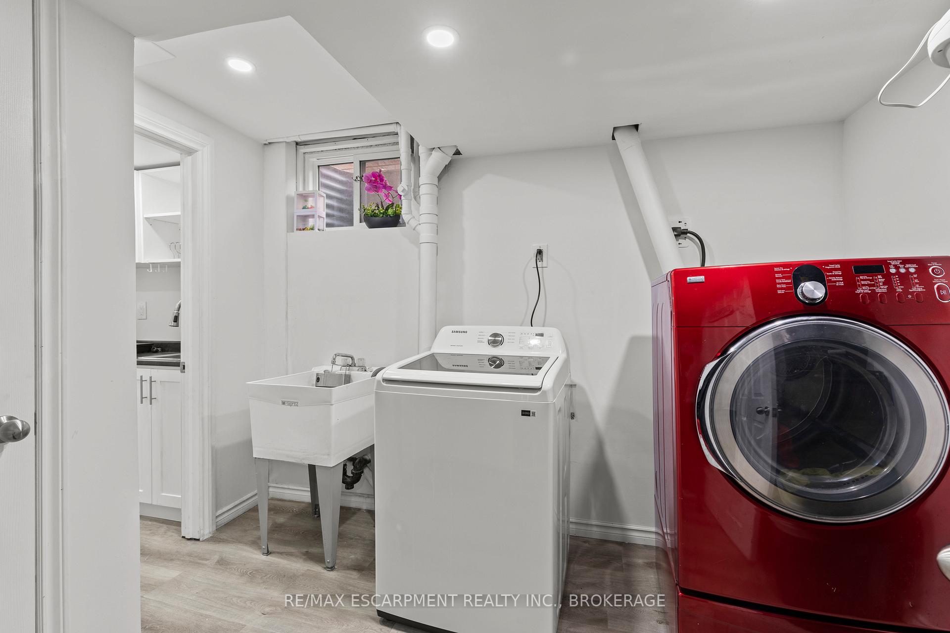Photo 23 of 64 Athenia Drive, Hamilton, Stoney Creek Mountain — HOMEH