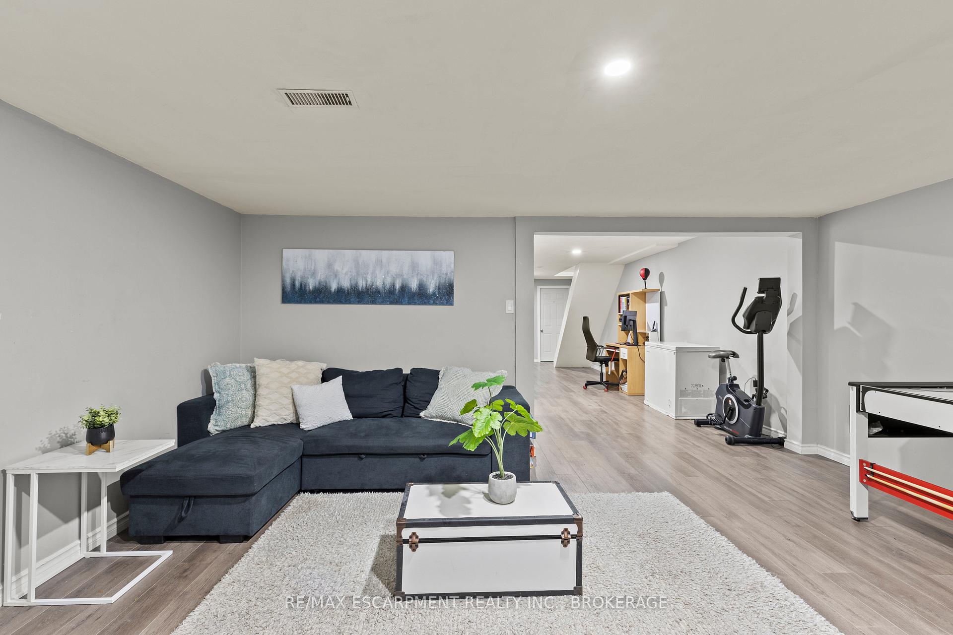 Photo 27 of 64 Athenia Drive, Hamilton, Stoney Creek Mountain — HOMEH