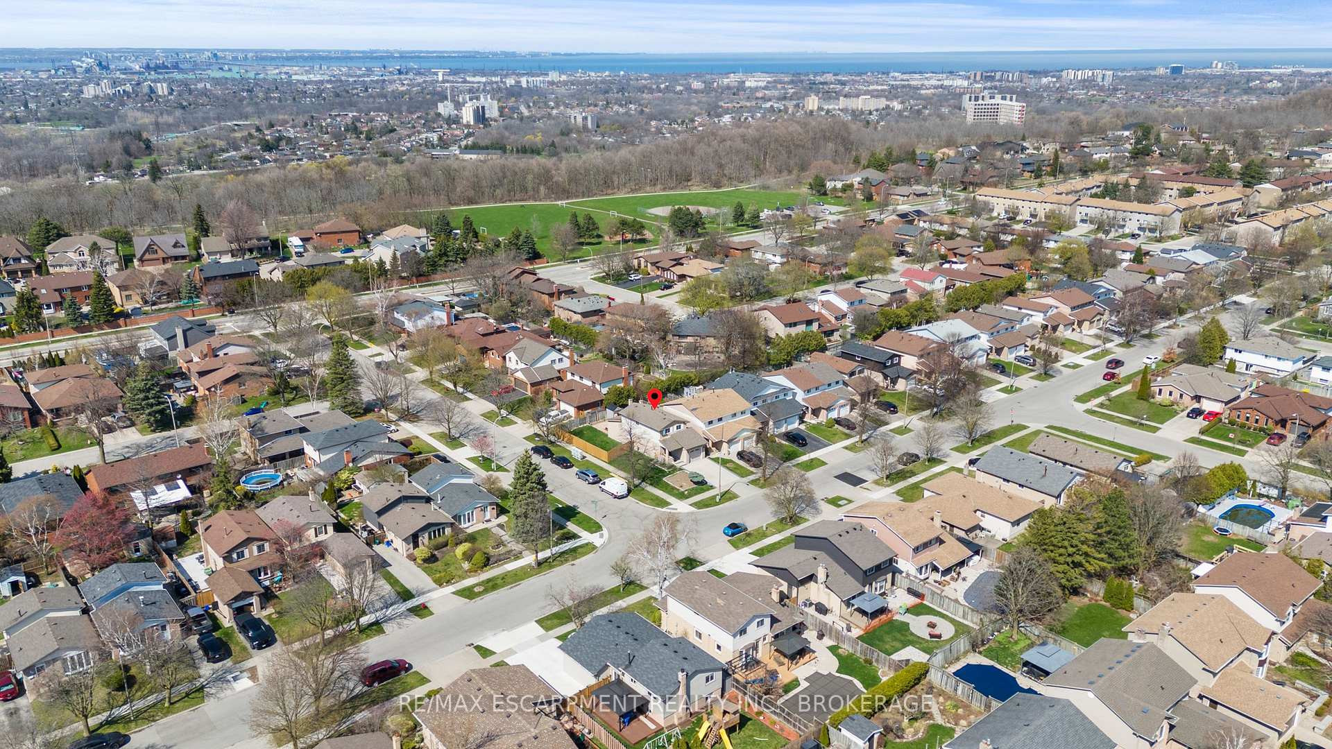 Photo 32 of 64 Athenia Drive, Hamilton, Stoney Creek Mountain — HOMEH