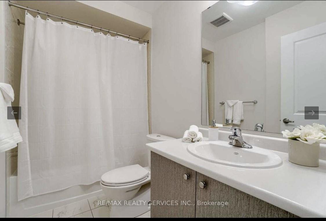 Photo 10 of 16 Stonehill Avenue, Kitchener, Huron Park — HOMEH