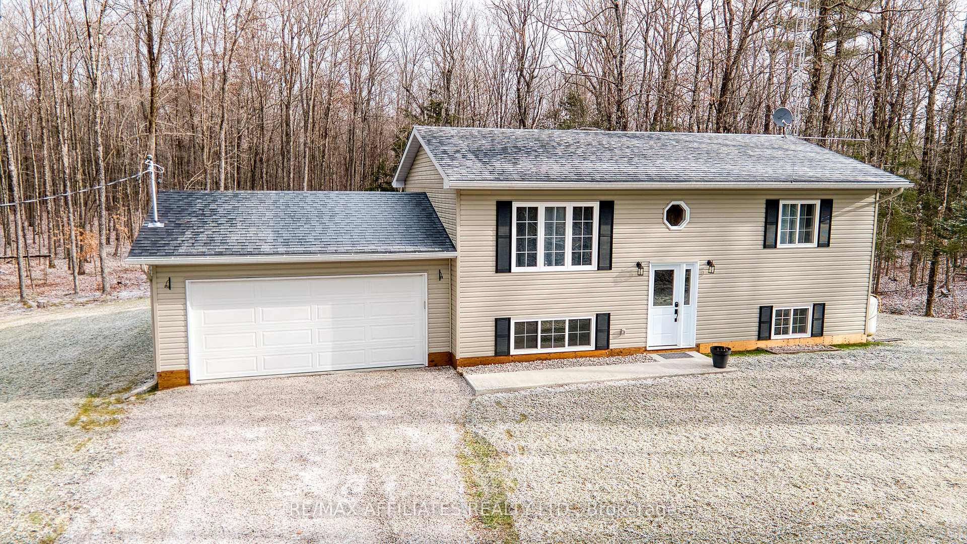 Photo 1 of 804 Darling Road, Lanark Highlands, Lanark Highlands (Lanark) Twp — HOMEH
