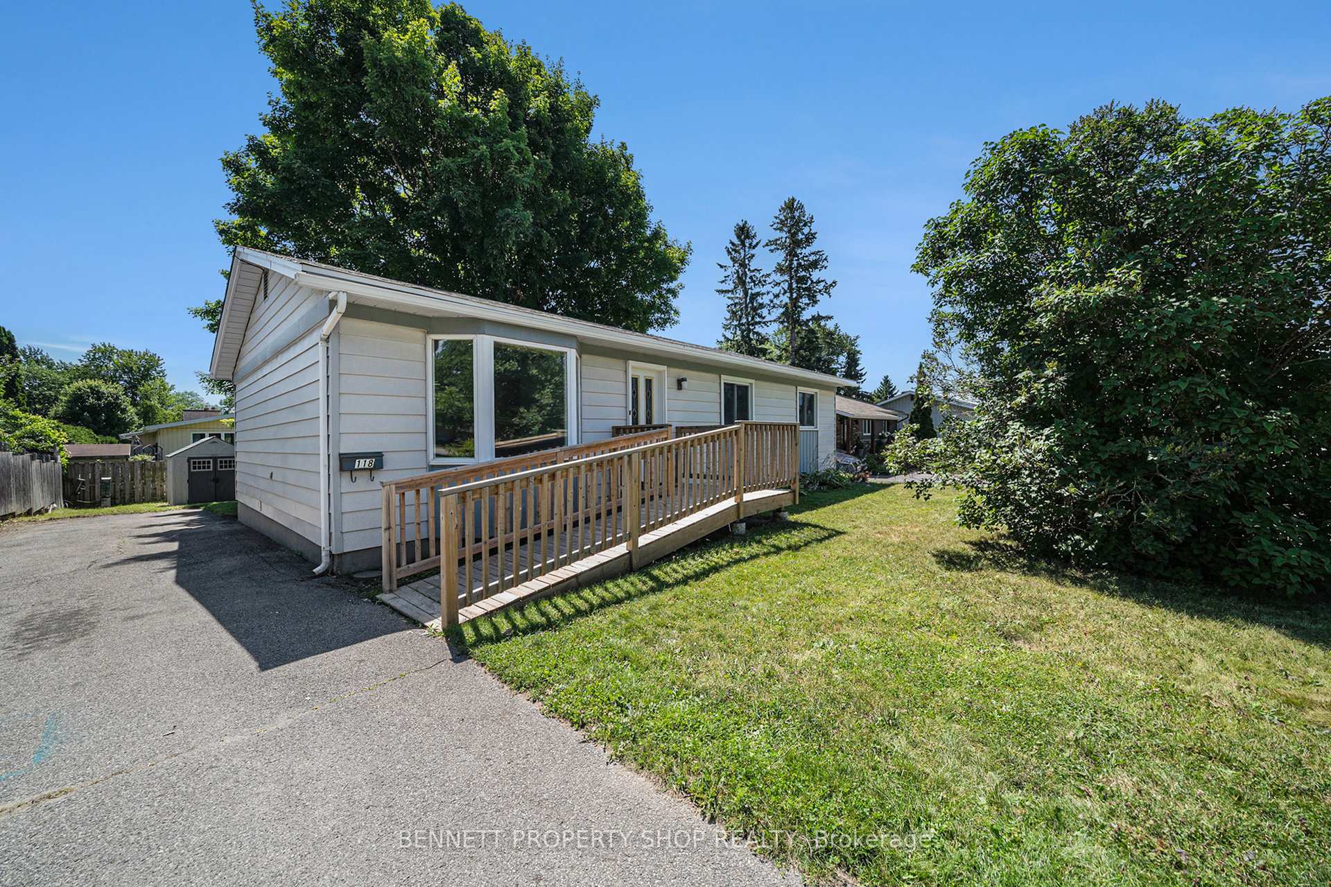 Photo 2 of 118 Abbeyhill Drive, Ottawa, Kanata - Glencairn/Hazeldean — HOMEH