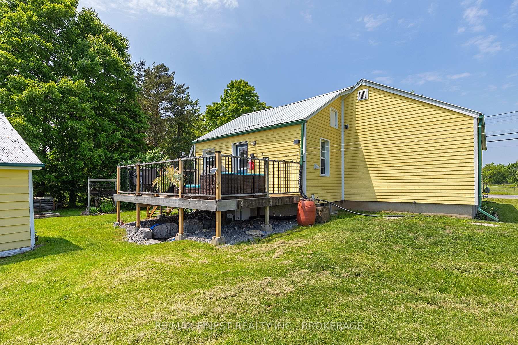 Photo 10 of 5790 County 2 Road, Loyalist, Lennox and Addington - South — HOMEH