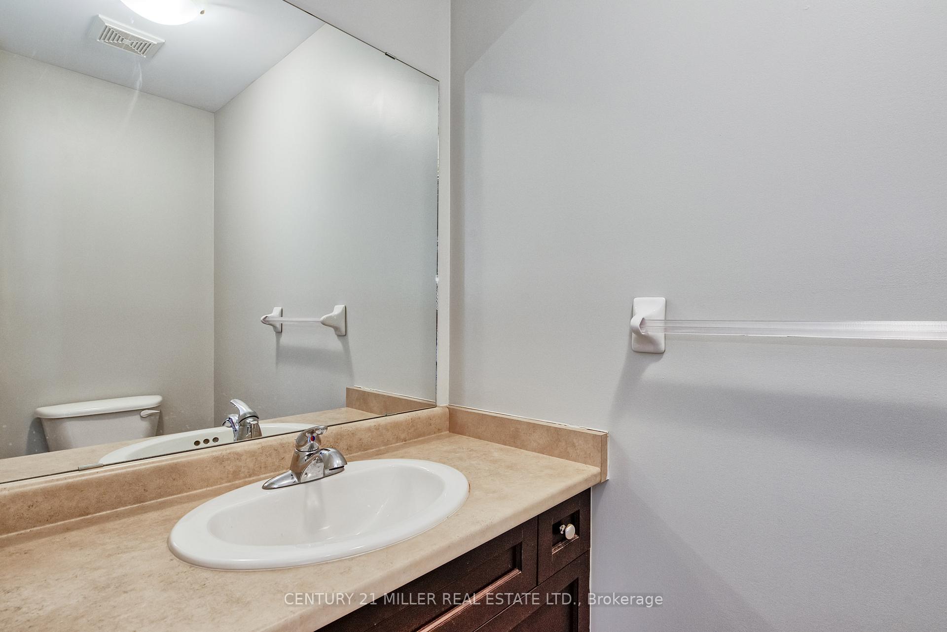 Photo 9 of Unit 5, 45 Seabreeze Crescent, Hamilton, Stoney Creek — HOMEH