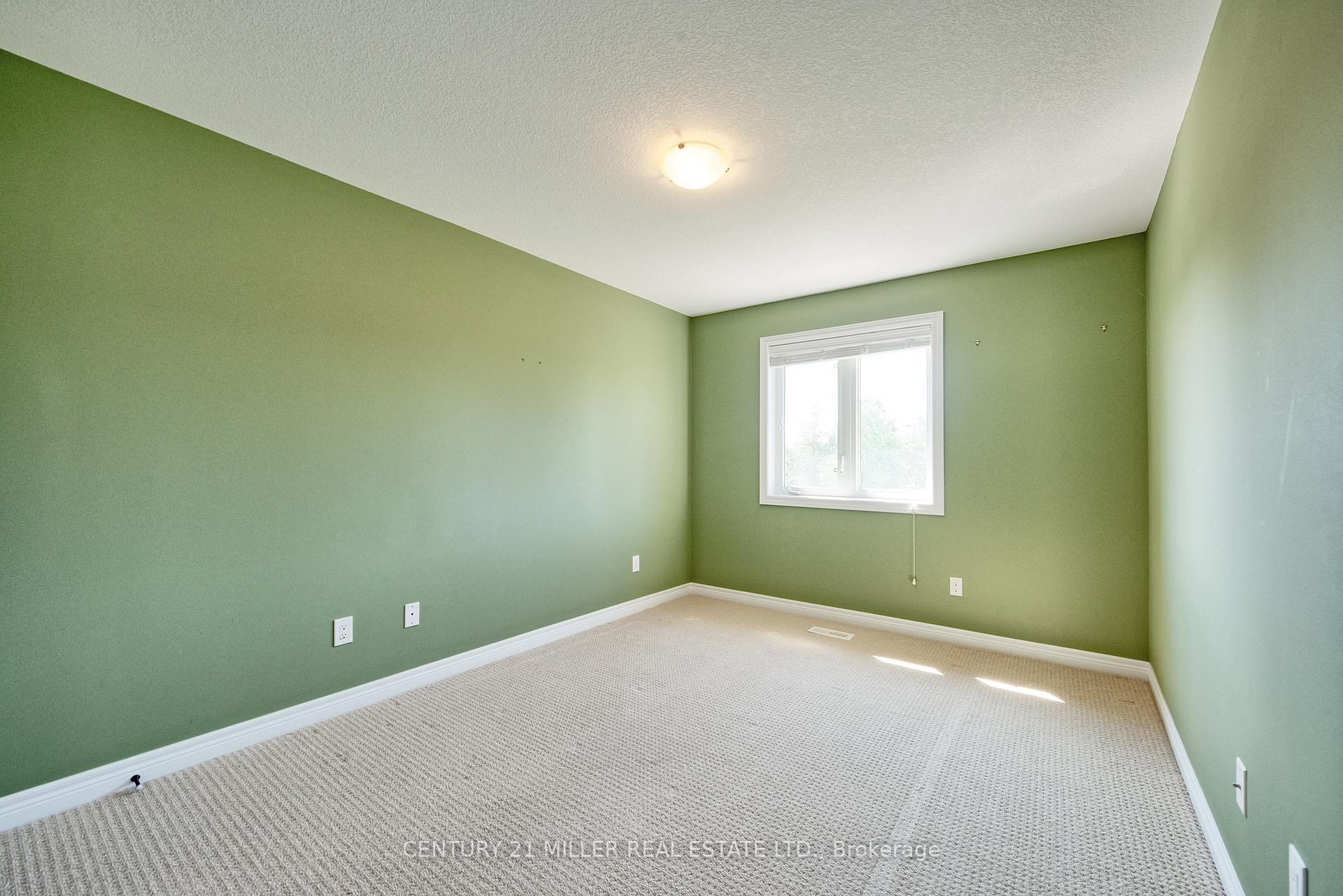Photo 13 of Unit 5, 45 Seabreeze Crescent, Hamilton, Stoney Creek — HOMEH