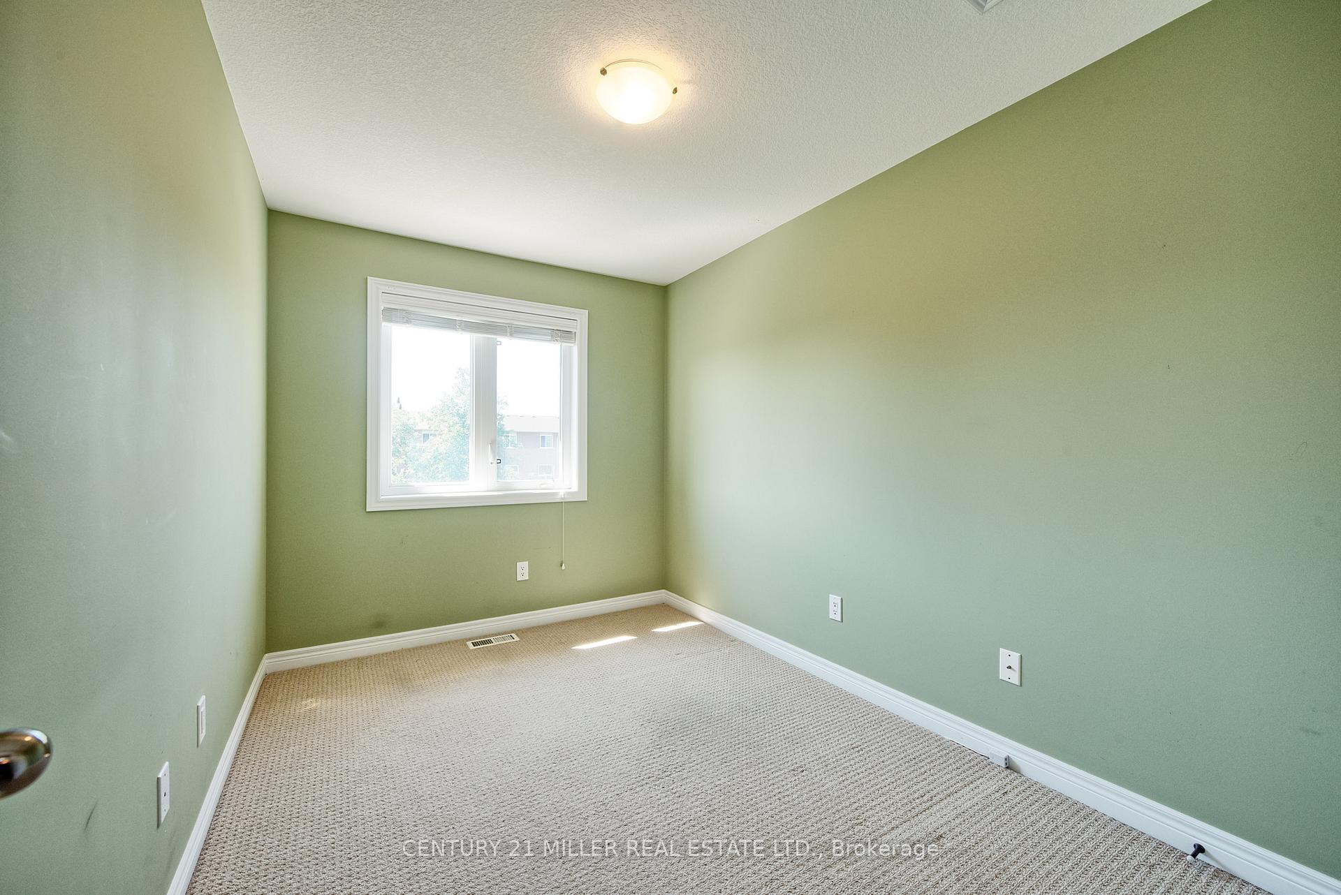 Photo 15 of Unit 5, 45 Seabreeze Crescent, Hamilton, Stoney Creek — HOMEH