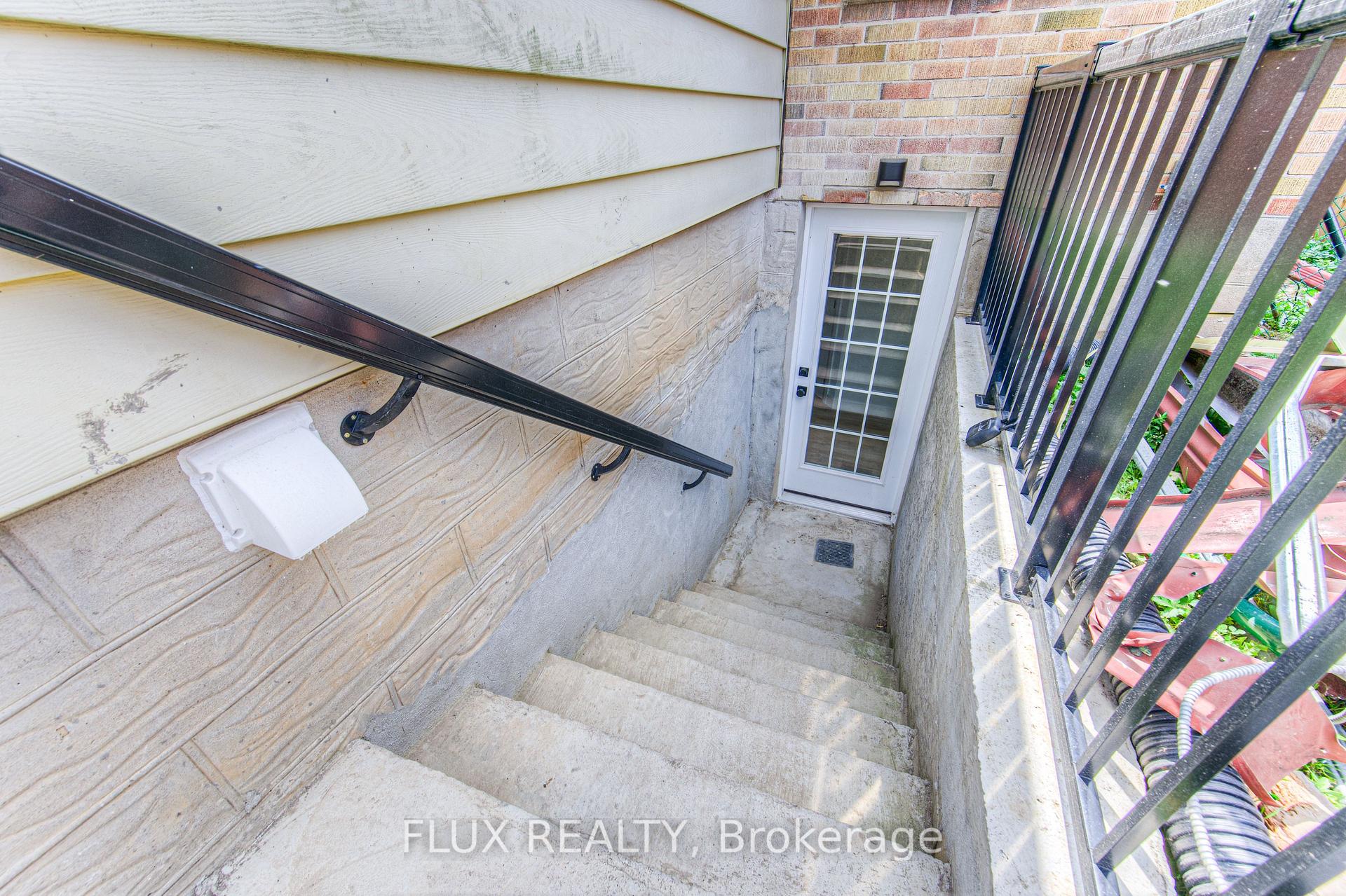 Photo 4 of 320 Highland Road E, Kitchener — HOMEH