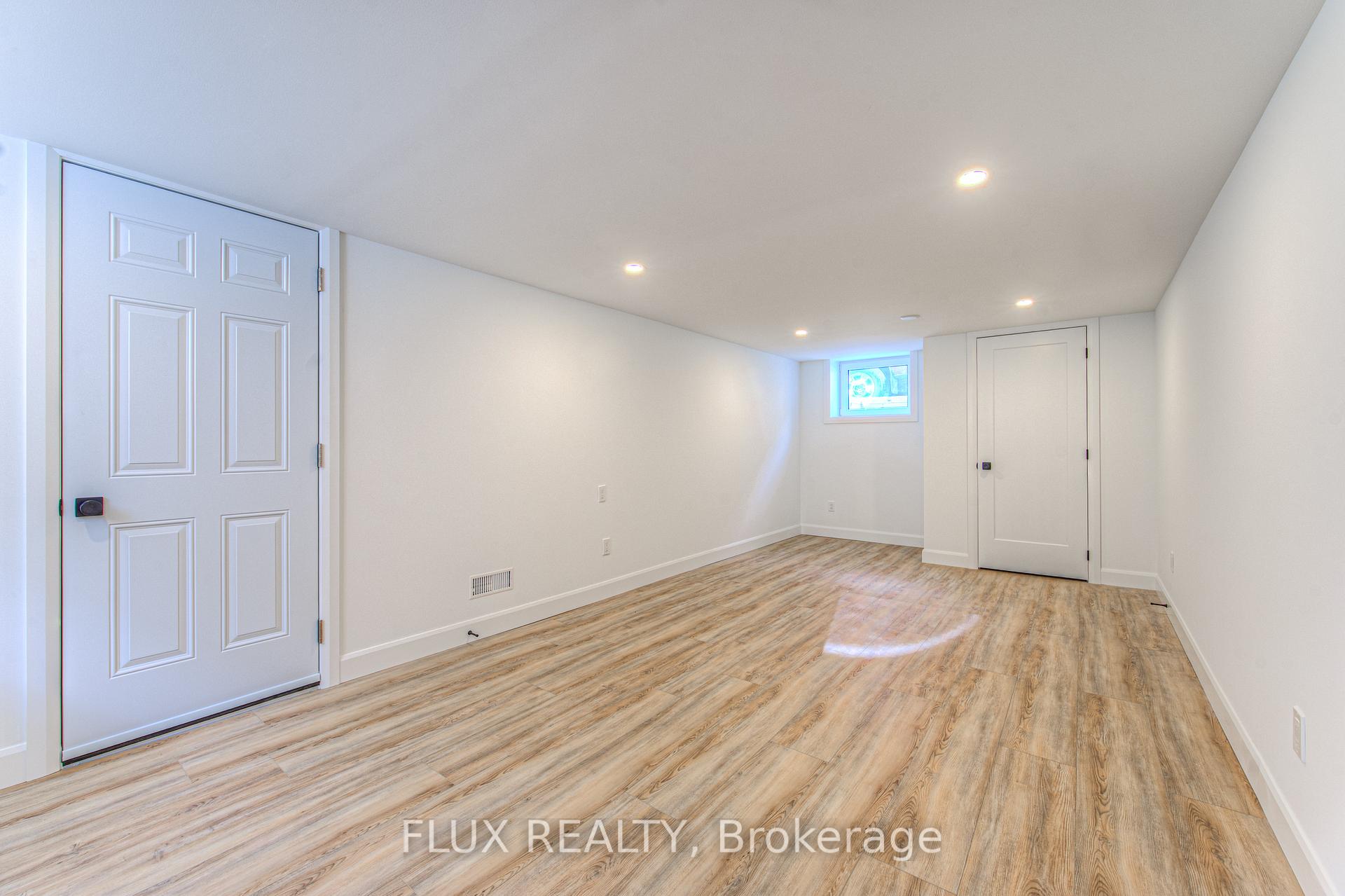 Photo 16 of 320 Highland Road E, Kitchener — HOMEH