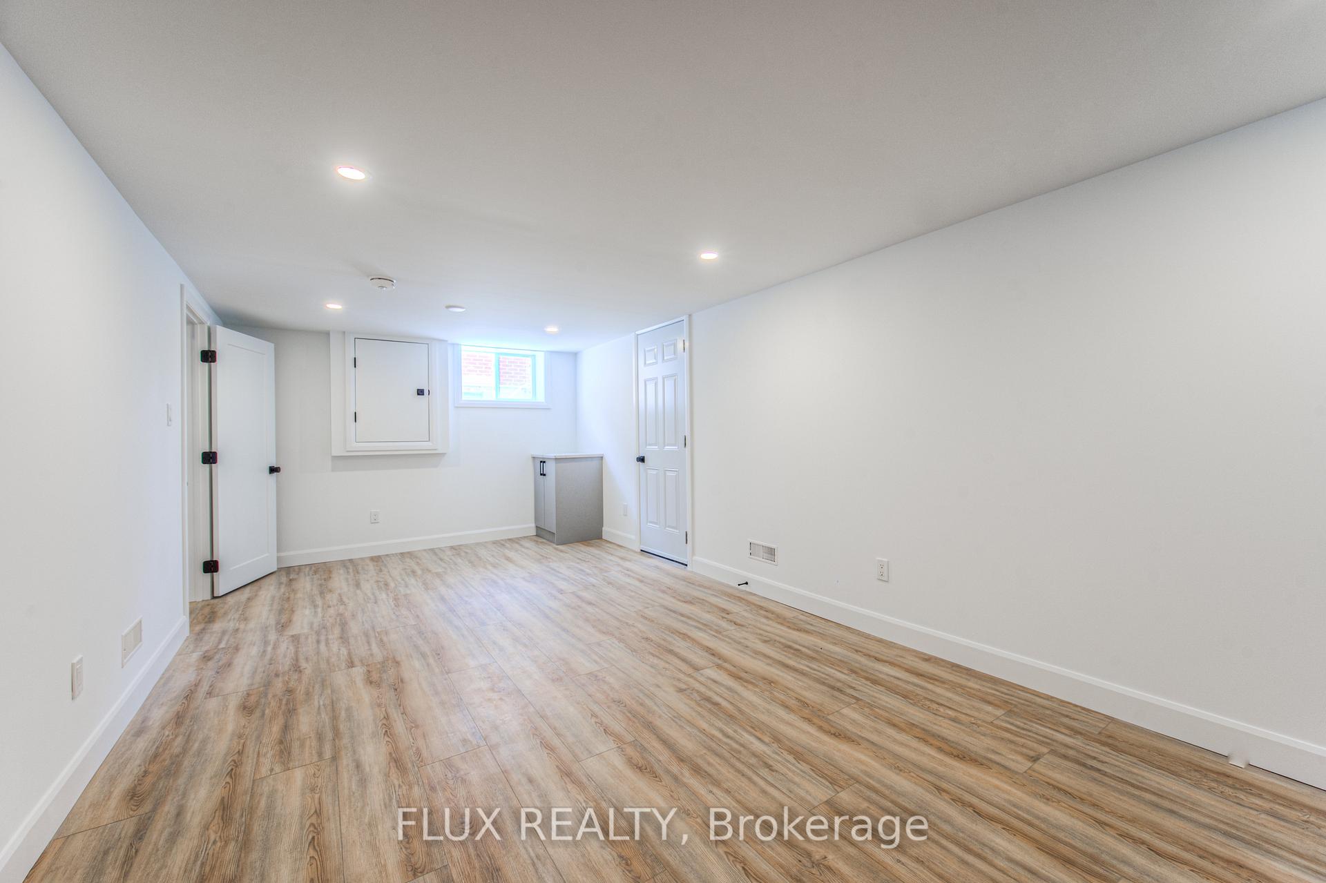 Photo 19 of 320 Highland Road E, Kitchener — HOMEH