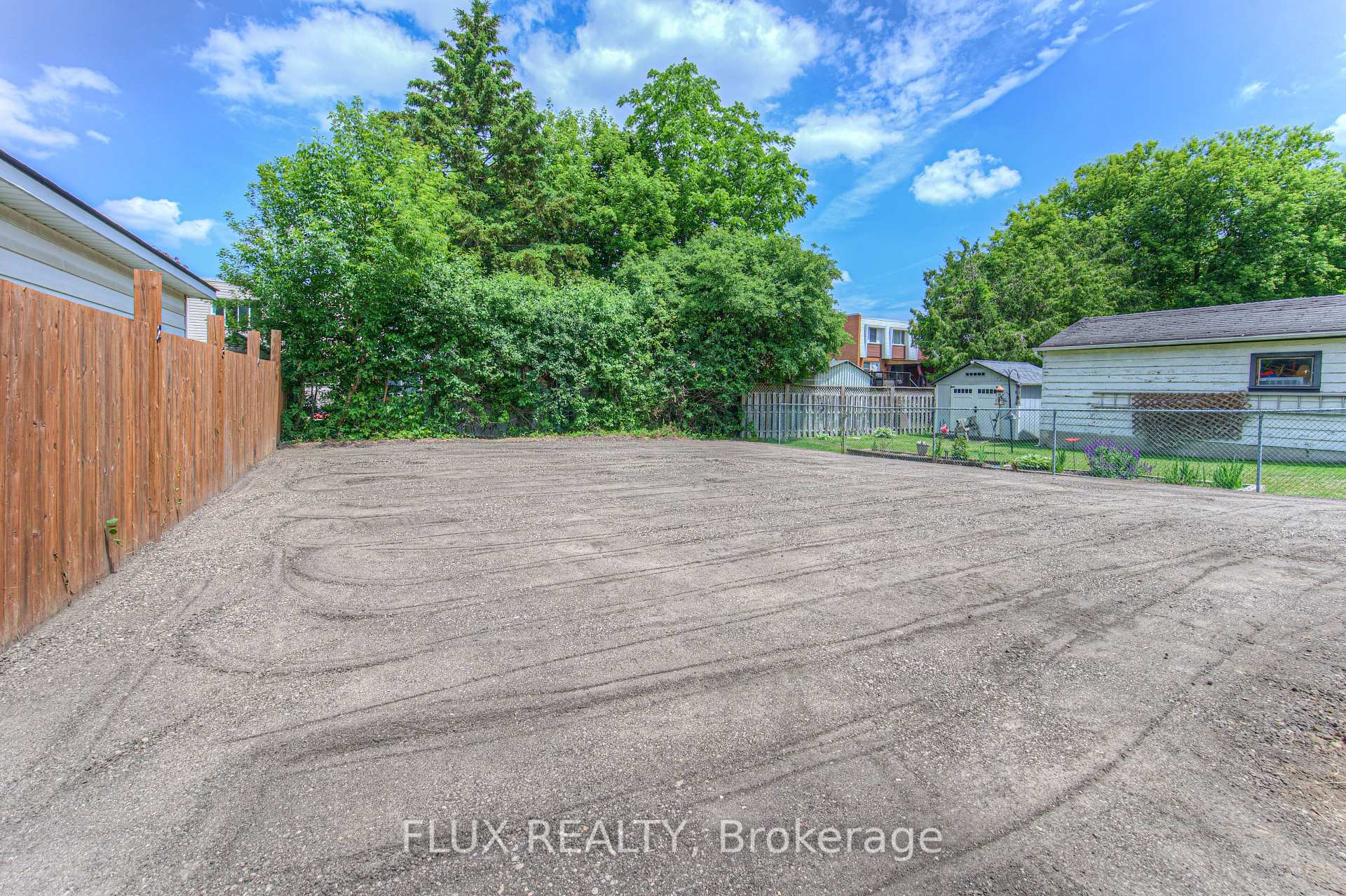 Photo 20 of 320 Highland Road E, Kitchener — HOMEH